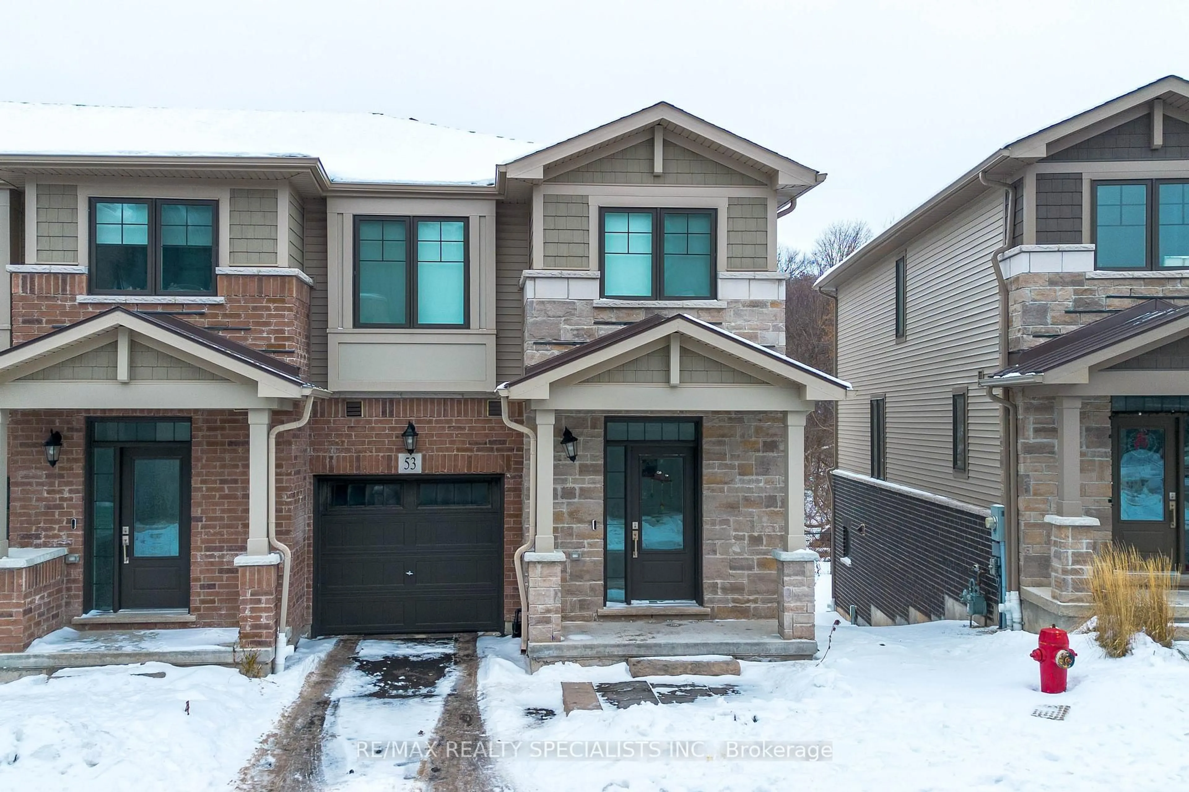 Home with brick exterior material, street for 100 Hollywood Crt, Cambridge Ontario N1R 8J8