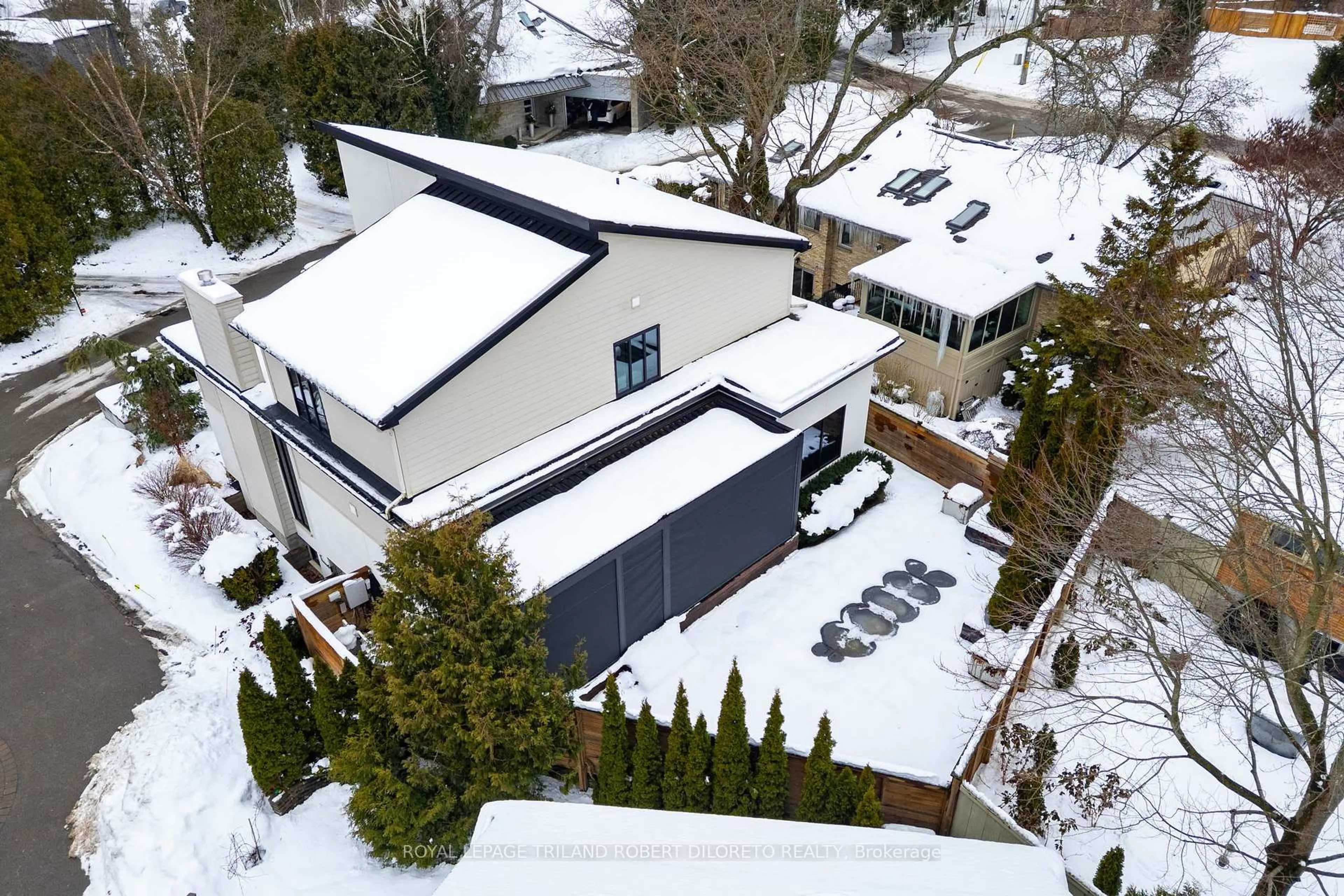 A pic from outside/outdoor area/front of a property/back of a property/a pic from drone, street for 301 Waterstone Pl, London North Ontario N6H 5N2