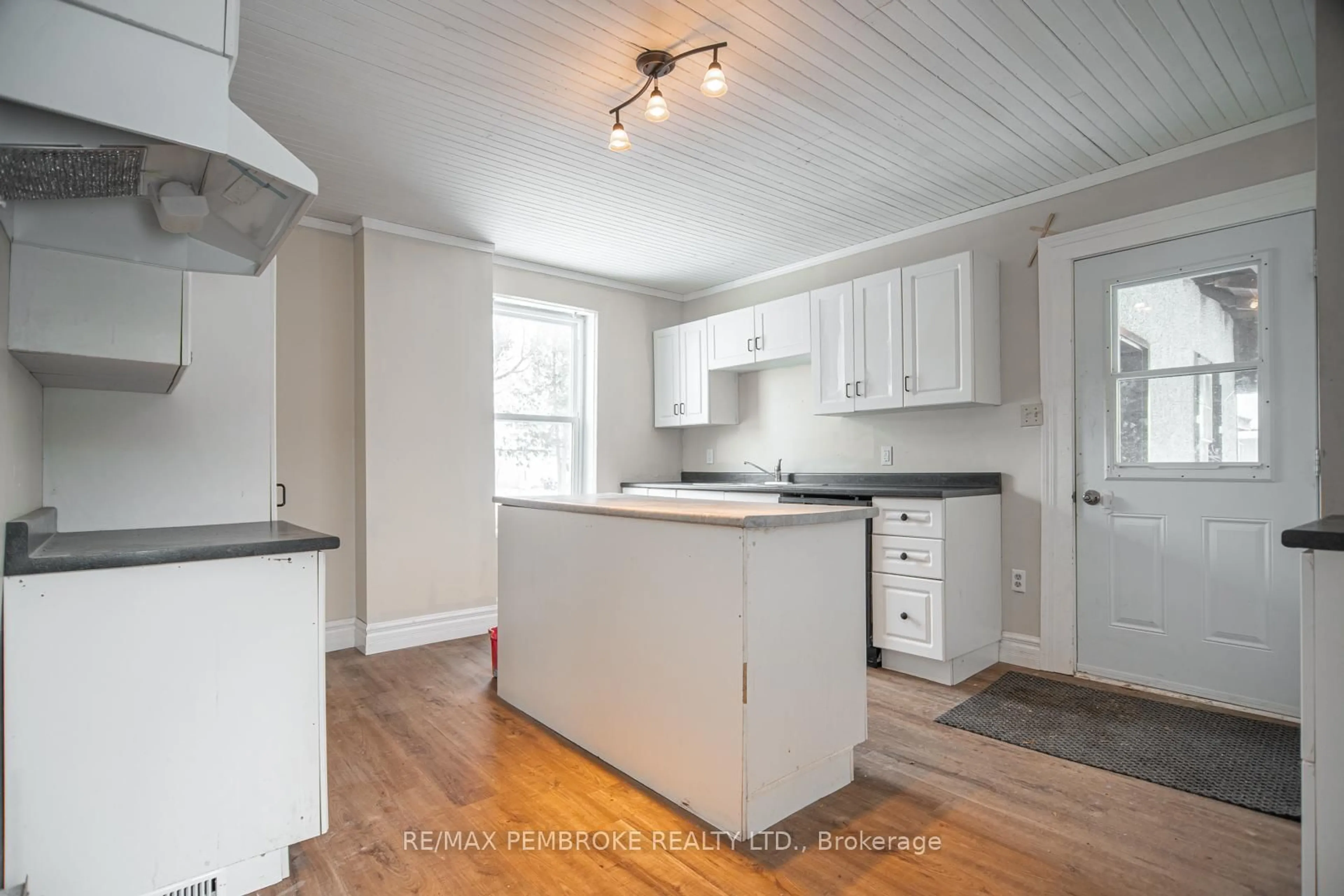 Open concept kitchen, wood/laminate floor for 2146 Westmeath Rd, Westmeath Ontario K0J 2L0