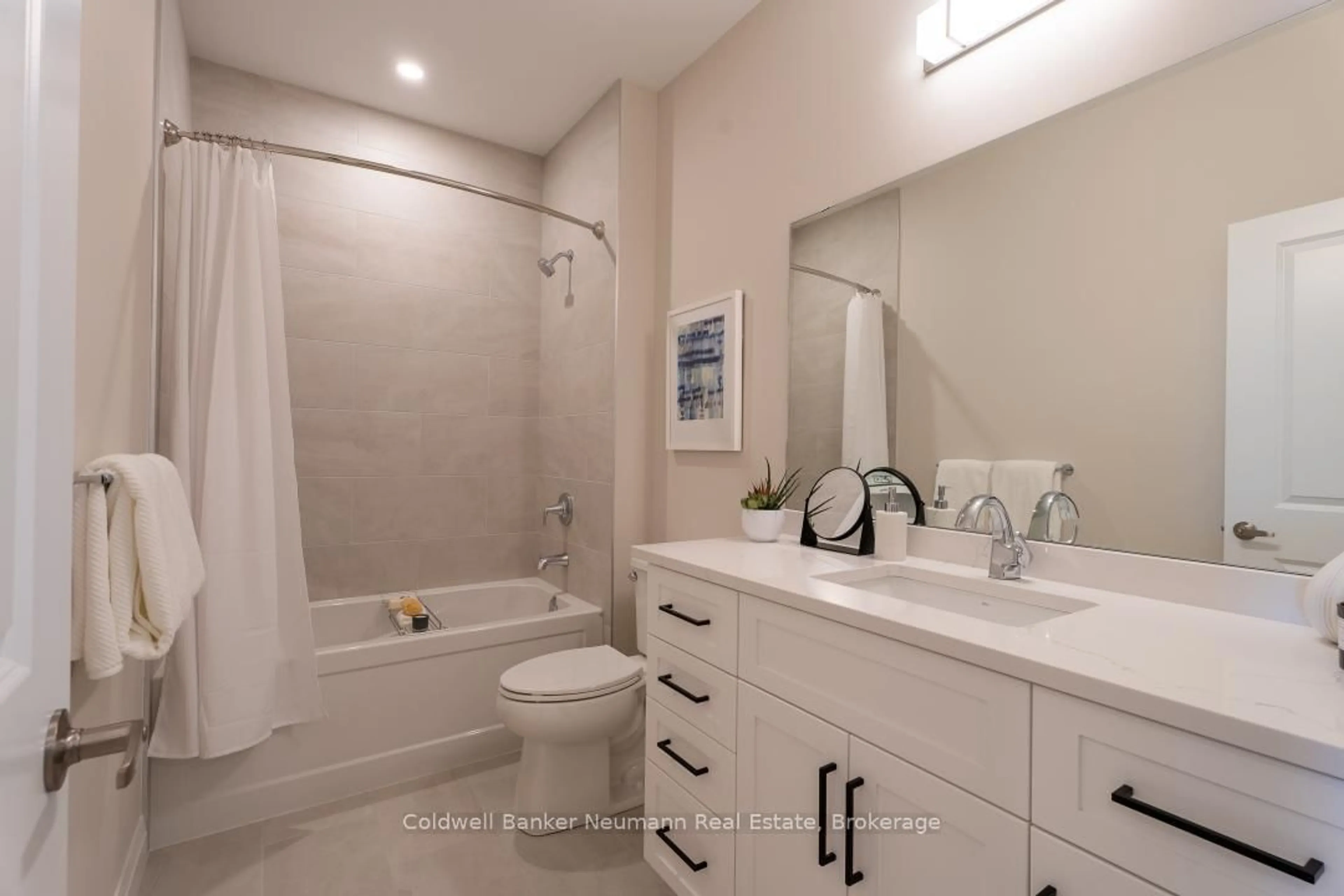 Standard bathroom, ceramic/tile floor for 1882 Gordon St #212, Guelph Ontario N1L 0P6