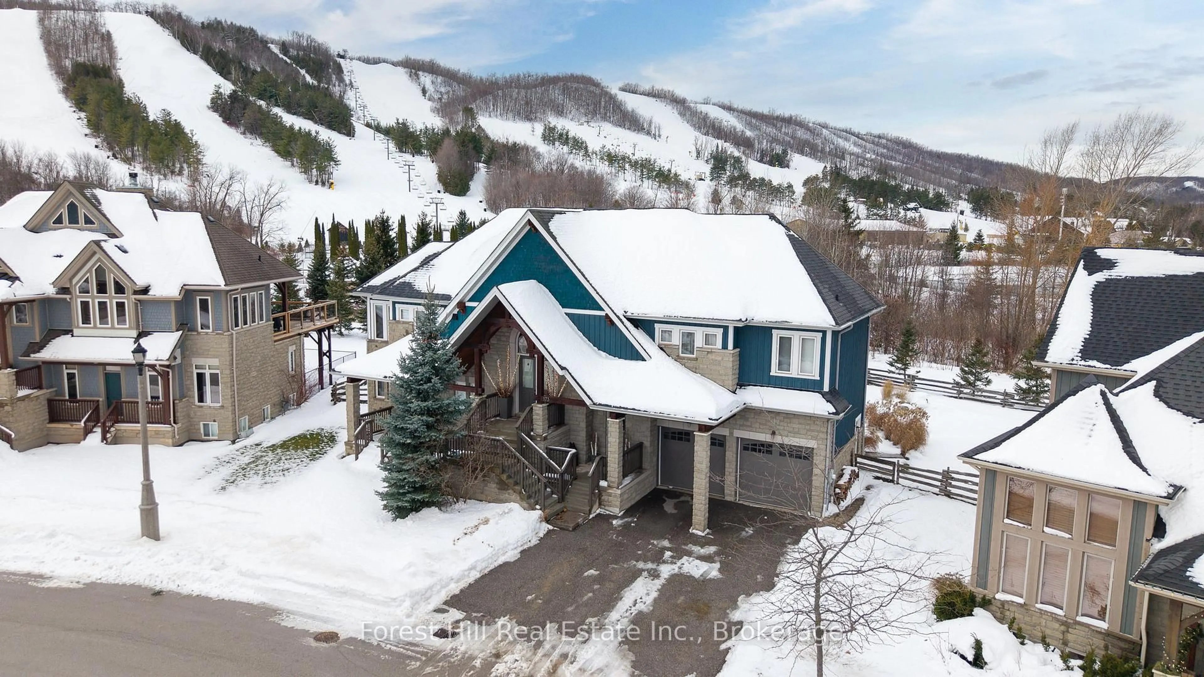 A pic from outside/outdoor area/front of a property/back of a property/a pic from drone, mountain view for 173 National Dr, Blue Mountains Ontario L9Y 0B5