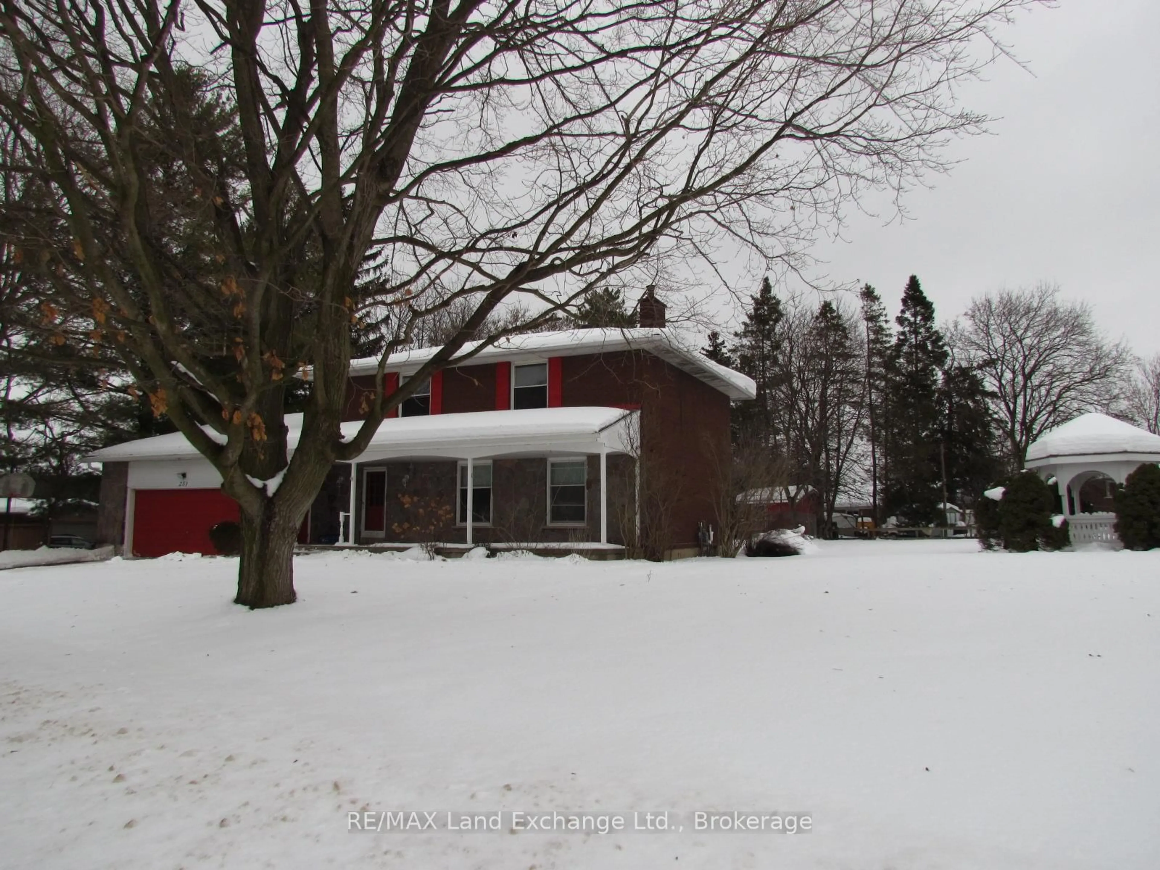 Unknown for 251 4th Ave, Hanover Ontario N4N 2B6