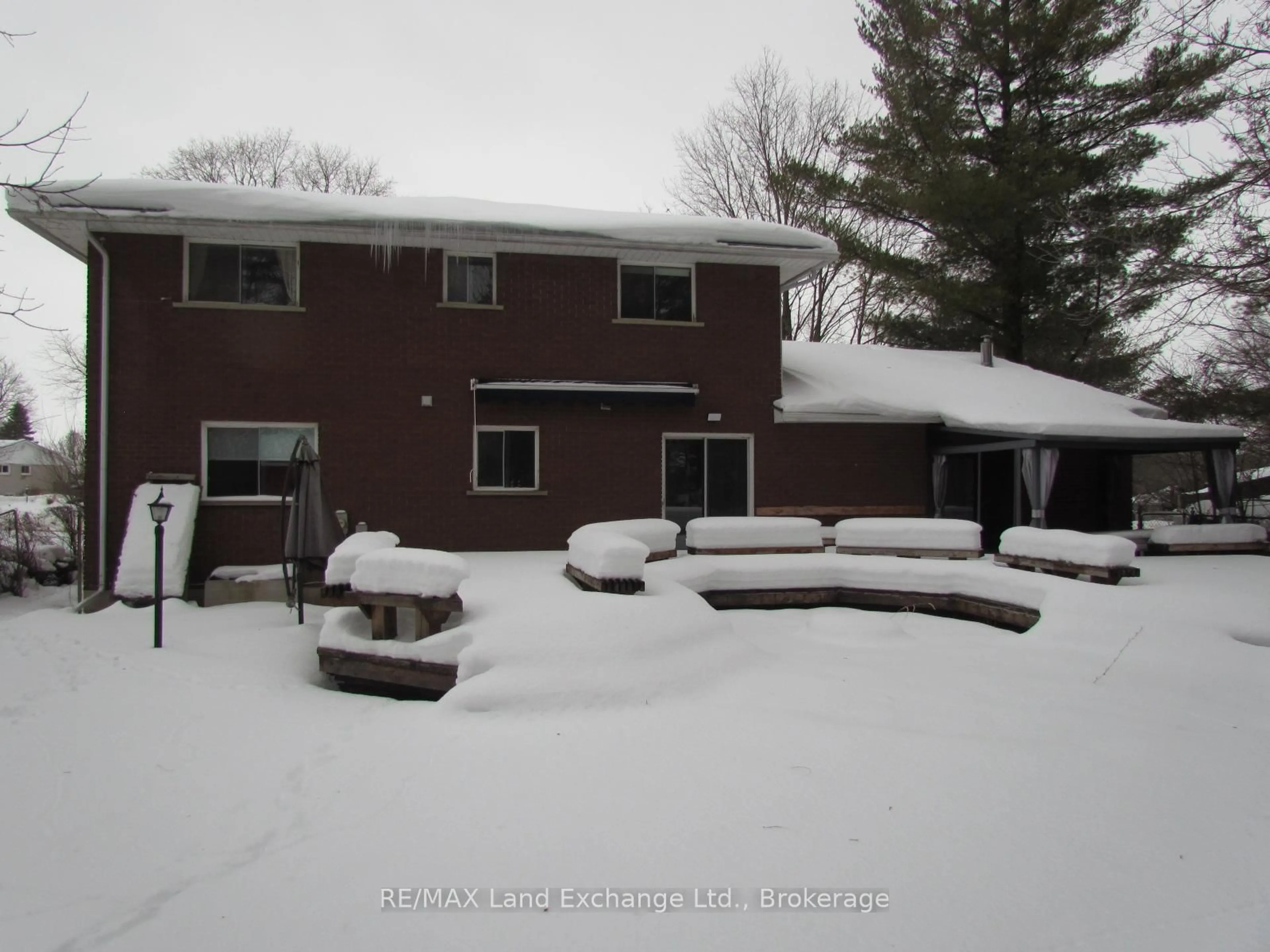 Unknown for 251 4th Ave, Hanover Ontario N4N 2B6