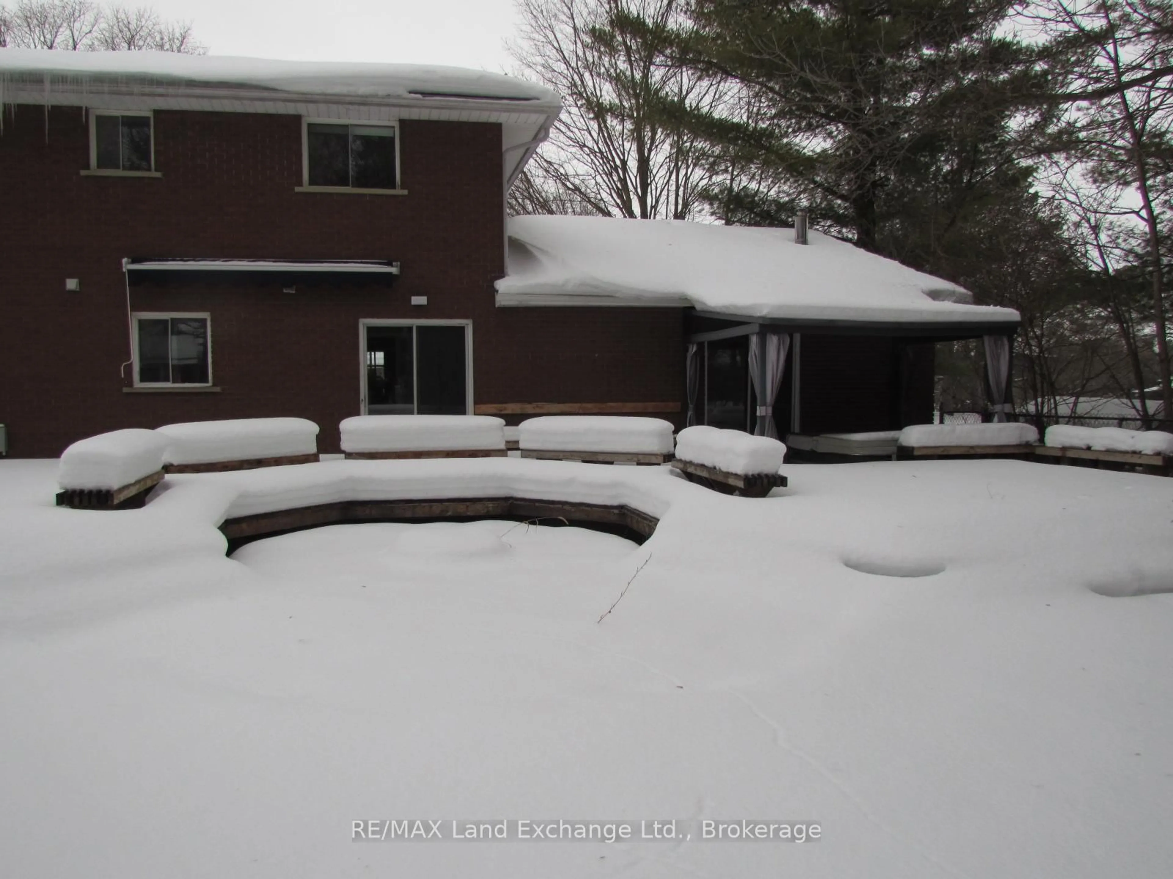 Unknown for 251 4th Ave, Hanover Ontario N4N 2B6