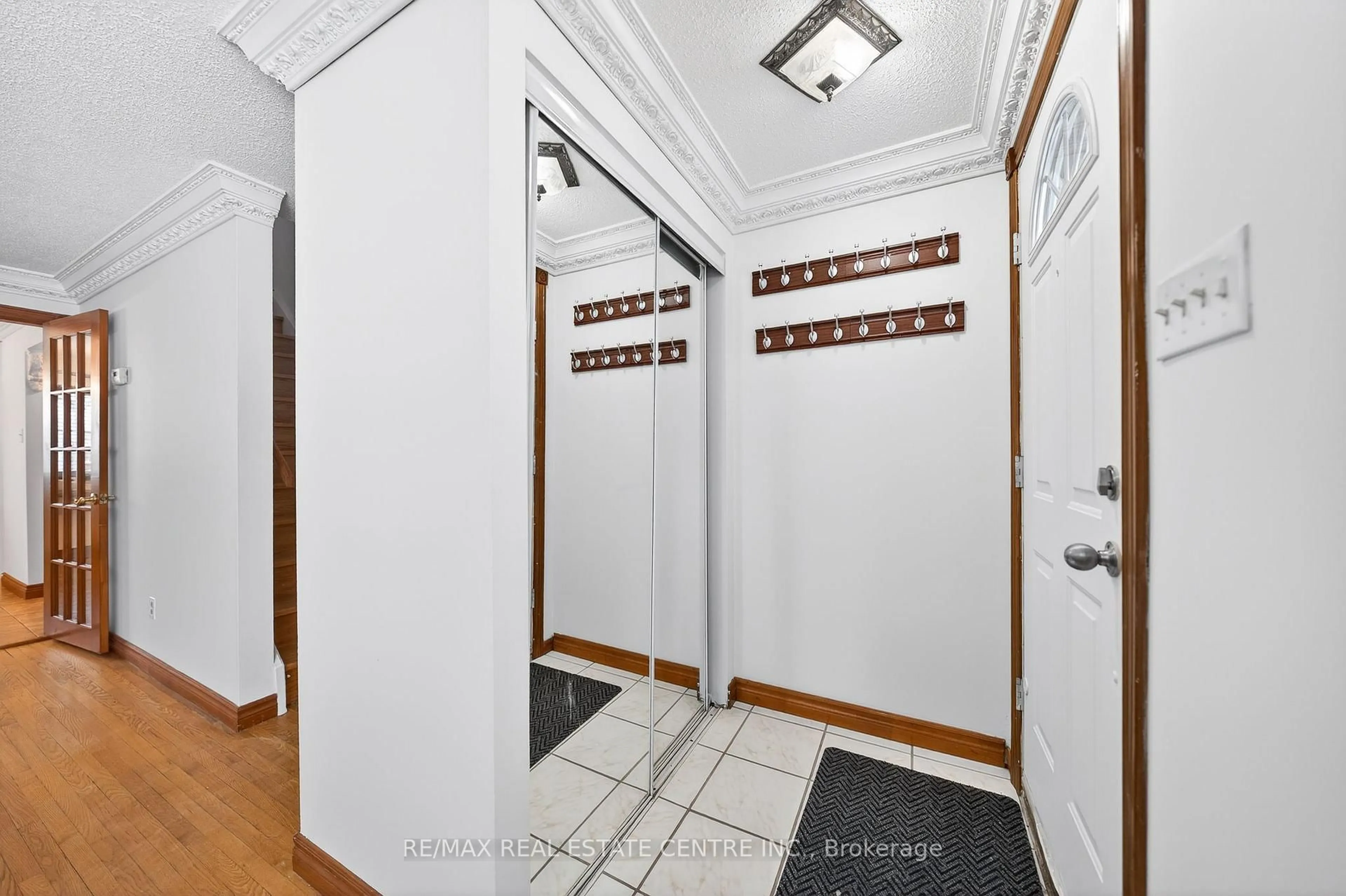 Unknown for 614 Elgin St, Cambridge Ontario N1R 5Z5