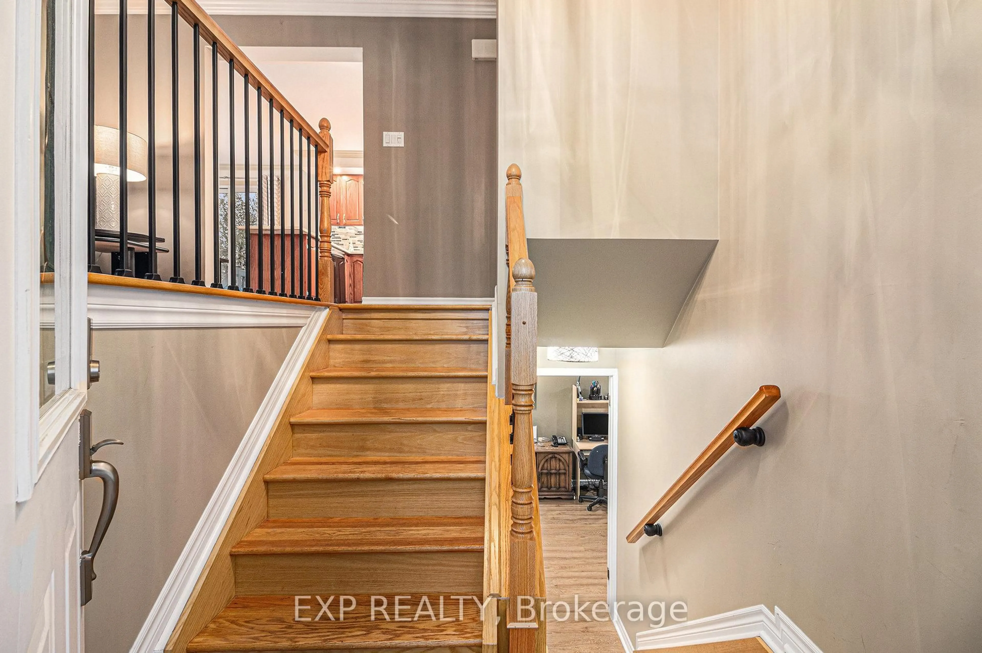 Unknown for 2 Castlebeau St, Russell Ontario K0A 1W0