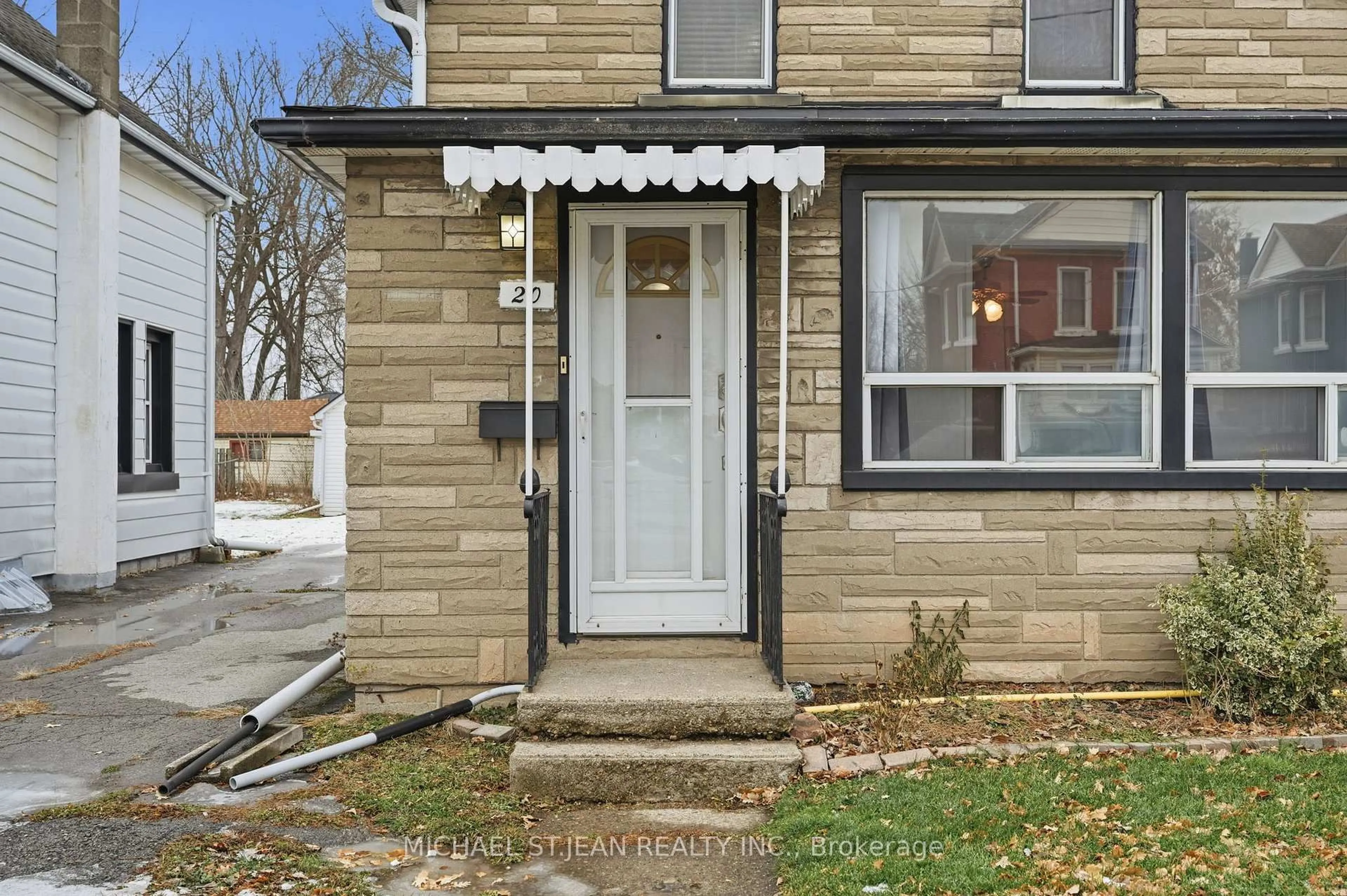 Unknown for 20 York St, Welland Ontario L3B 4A6