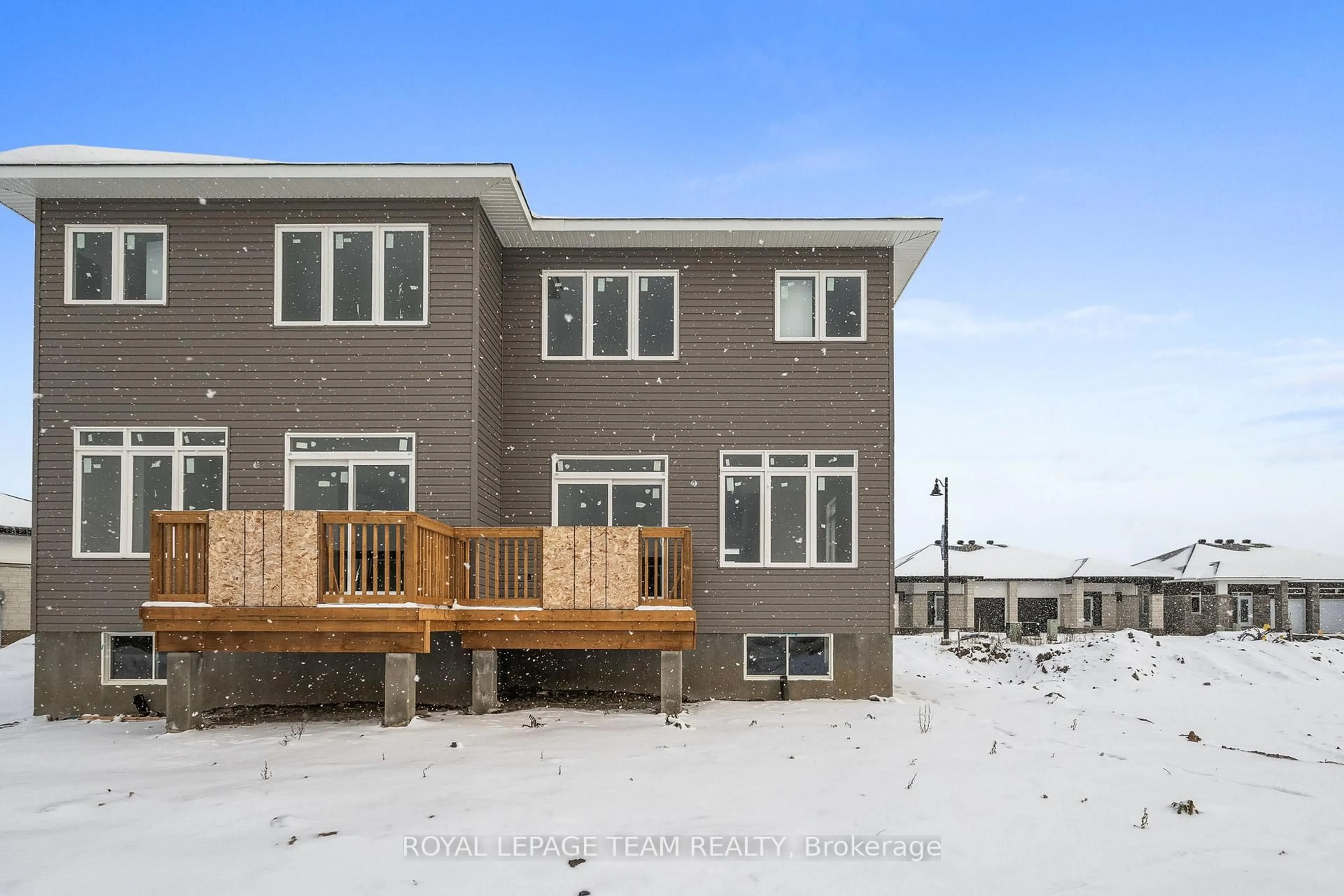 Unknown for 1064 Moore St, Brockville Ontario K6V 0H2