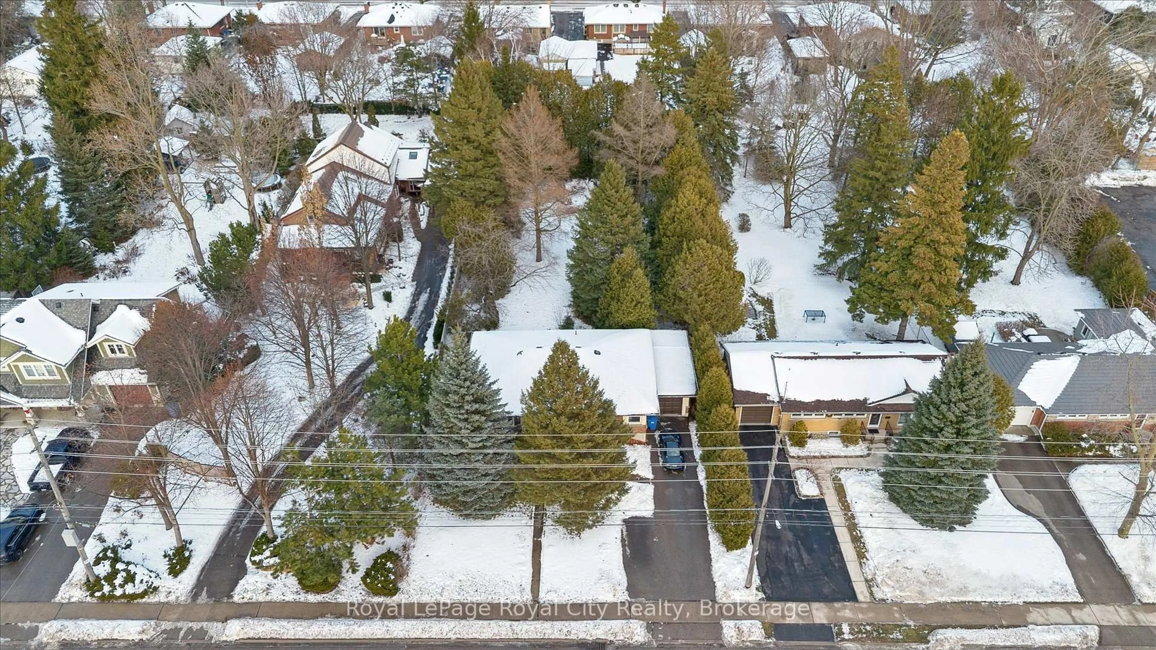 A pic from outside/outdoor area/front of a property/back of a property/a pic from drone, street for 107 Westmount Rd, Guelph Ontario N1H 5J2