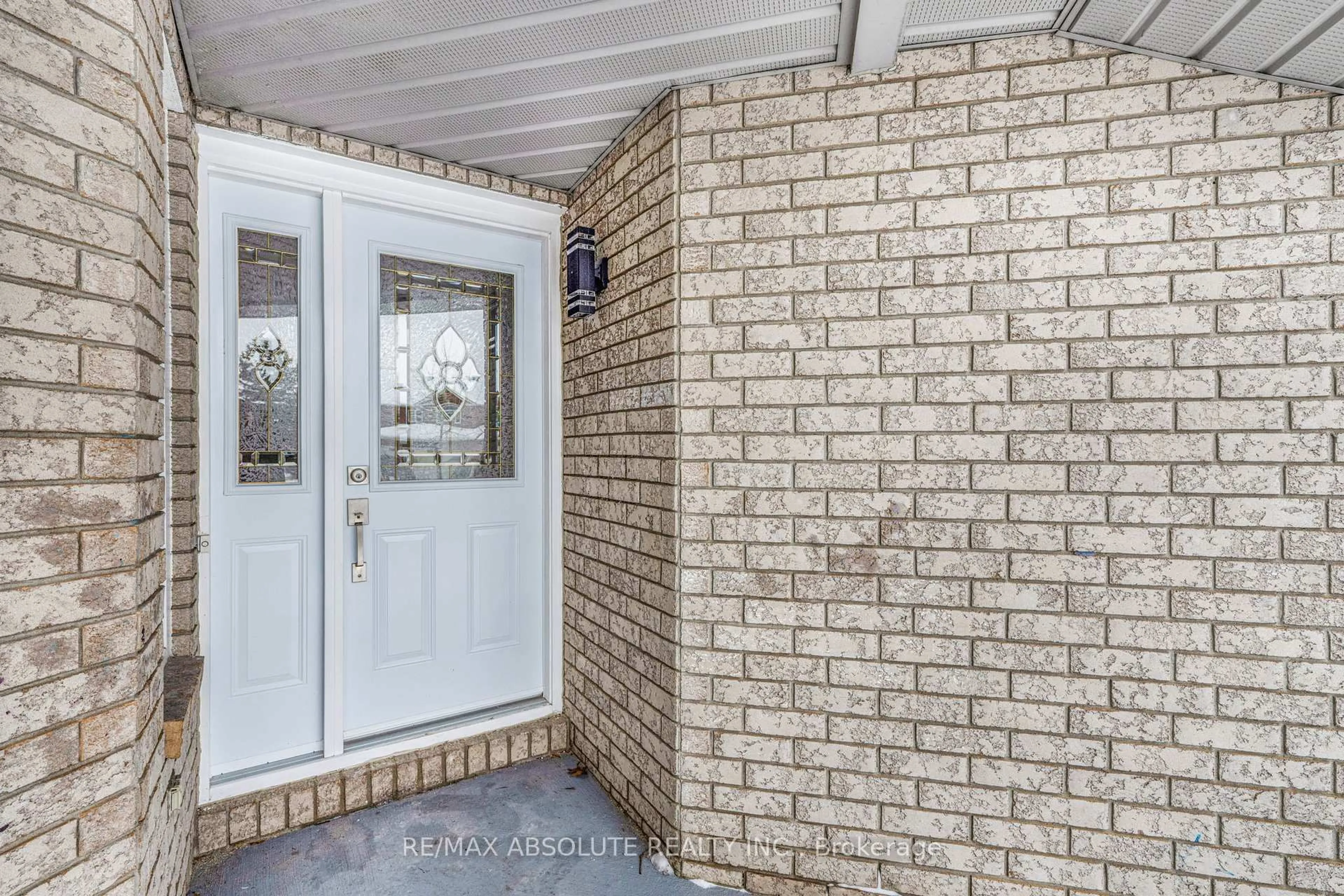 Indoor entryway for 876 Clearcrest Cres, Ottawa Ontario K4A 3E6