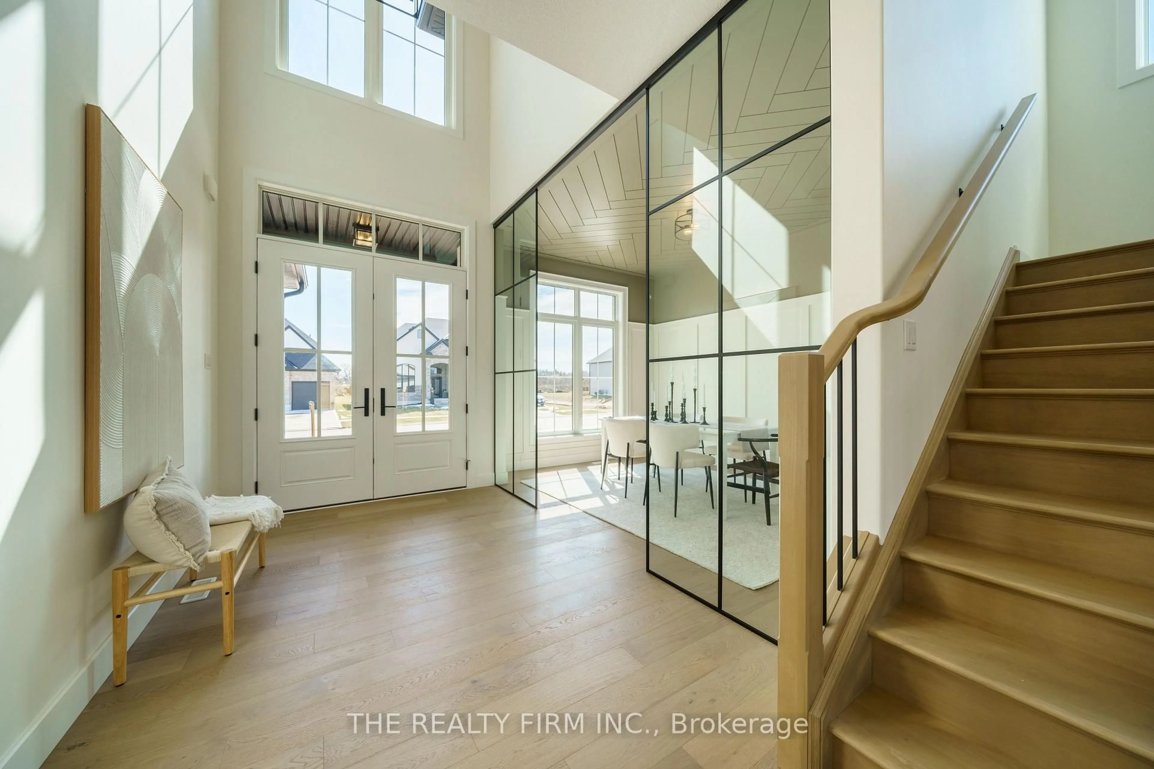 Indoor foyer for 262 Harvest Lane, Thames Centre Ontario N0L 1G2