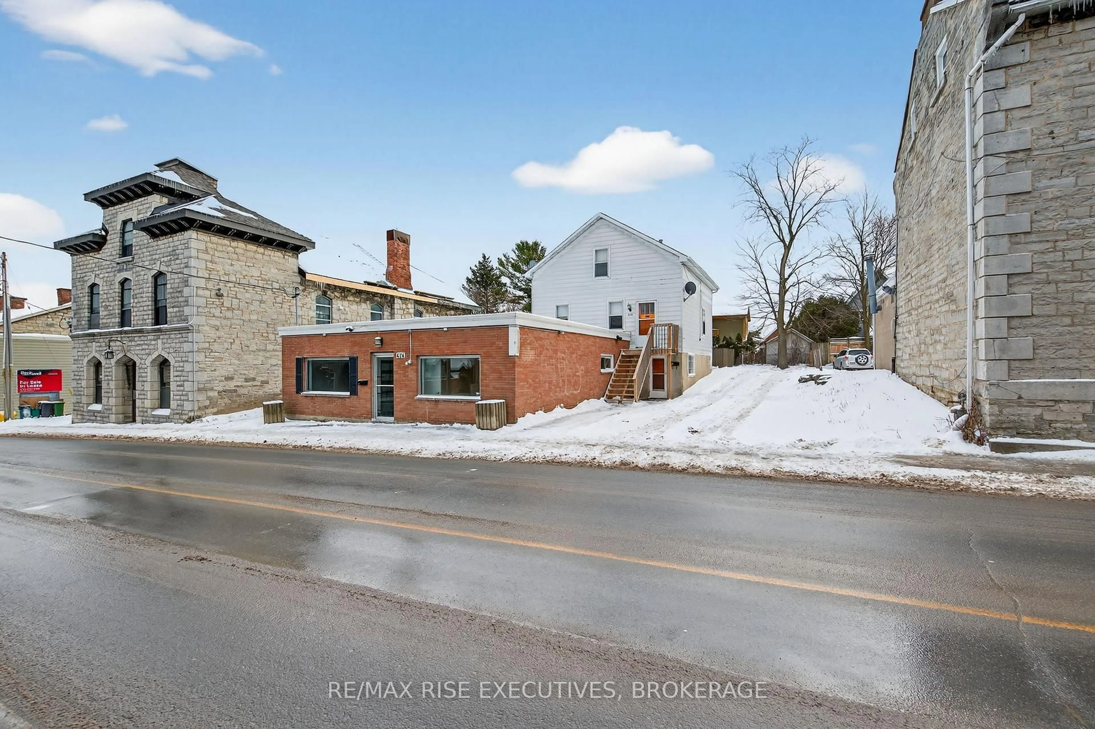 A pic from outside/outdoor area/front of a property/back of a property/a pic from drone, street for 676 King St, Kingston Ontario K7M 2E8