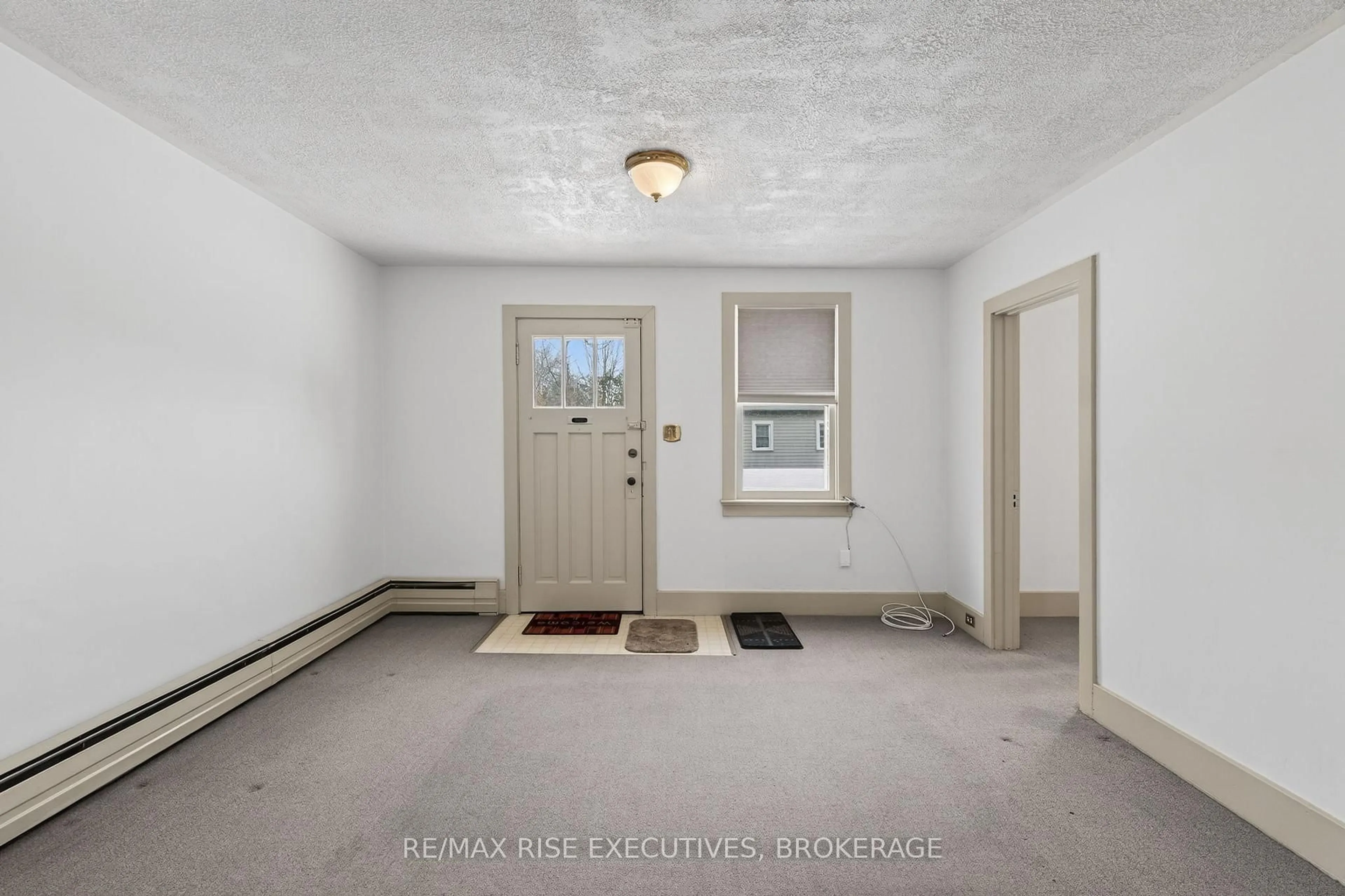 Unknown for 676 King St, Kingston Ontario K7M 2E8