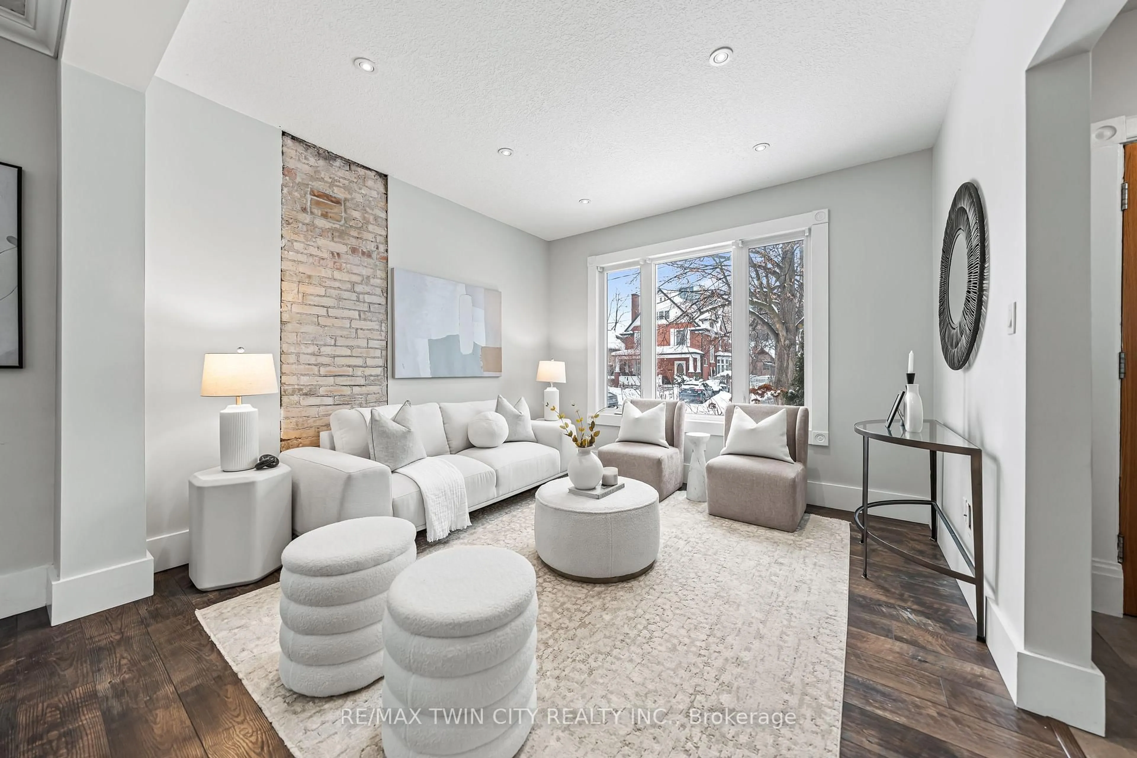 Living room with furniture, unknown for 11 Heins Ave, Kitchener Ontario N2G 1Z7