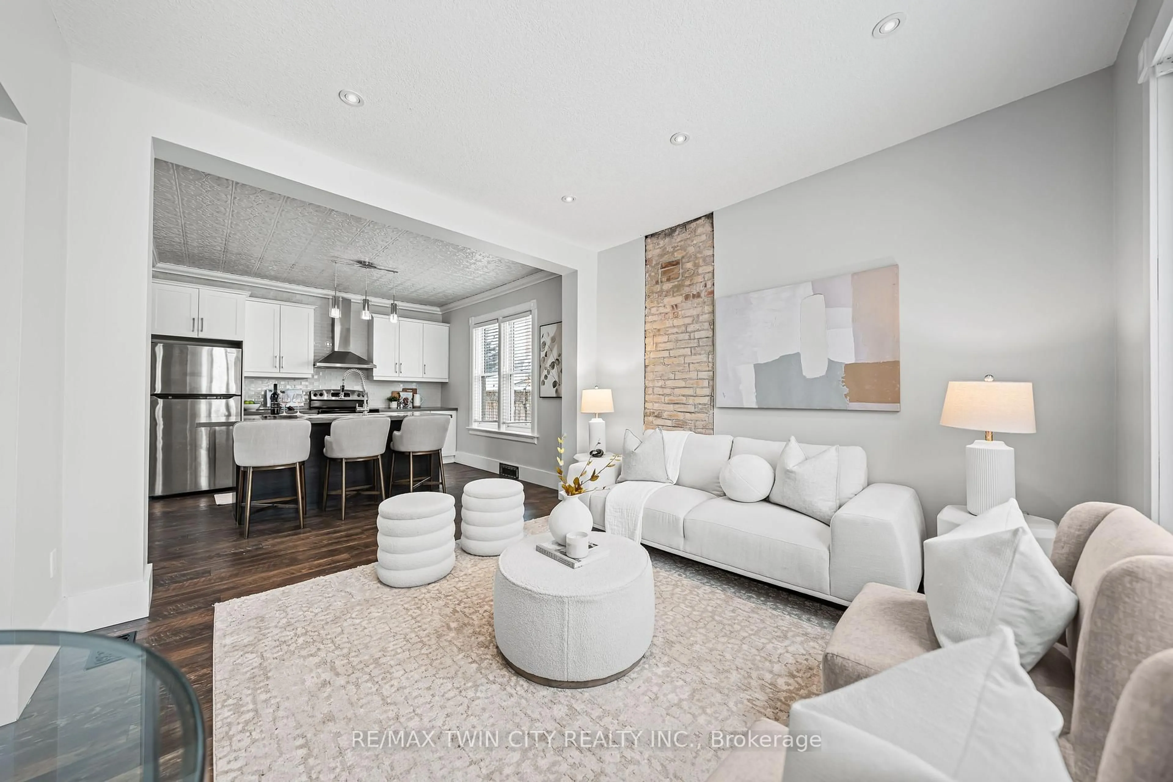 Living room with furniture, unknown for 11 Heins Ave, Kitchener Ontario N2G 1Z7