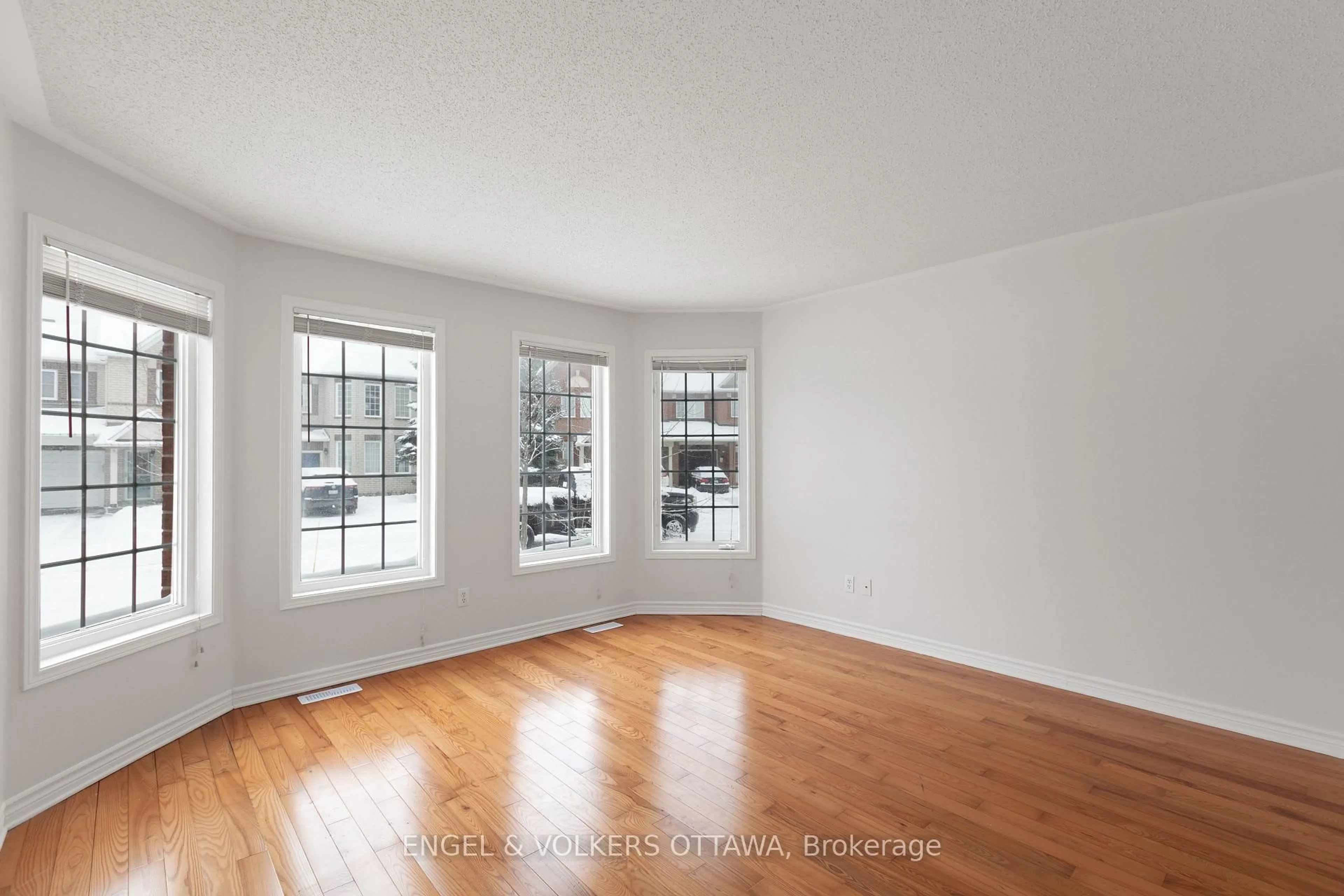 A pic of a room for 14 Gatesbury St, Ottawa Ontario K2J 4X5