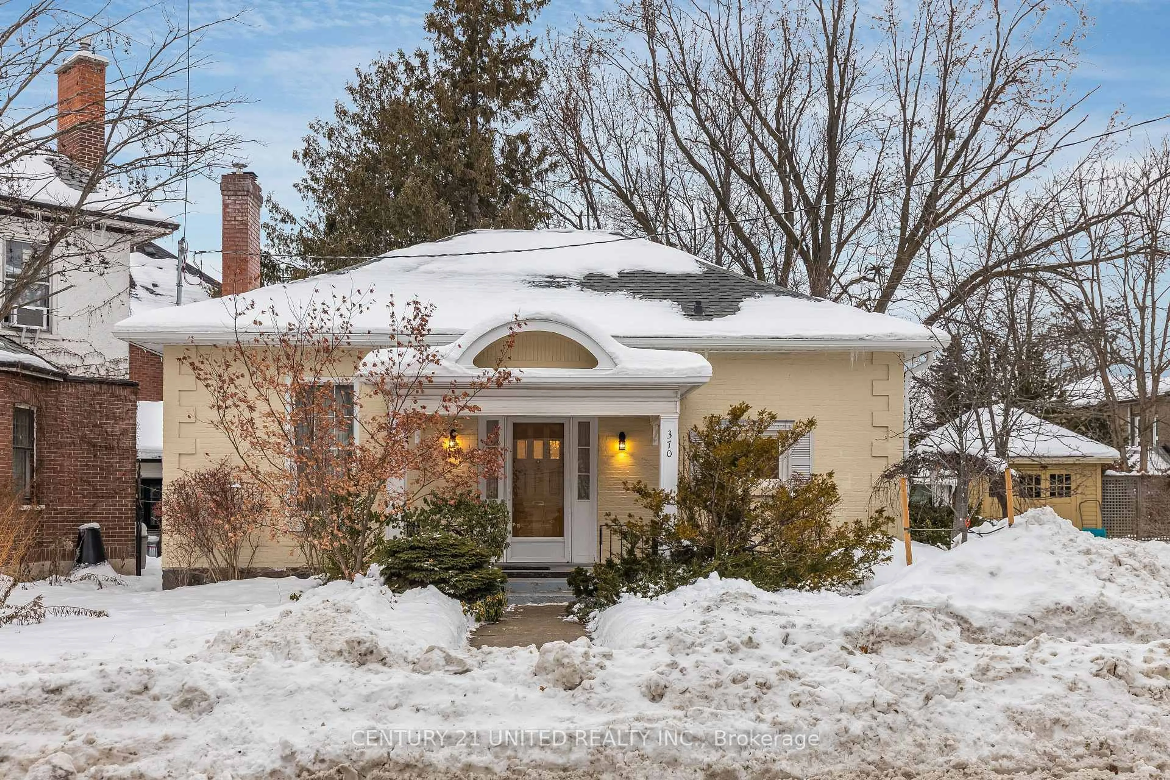 Home with brick exterior material, street for 370 Hunter St, Peterborough Ontario K9H 2M5