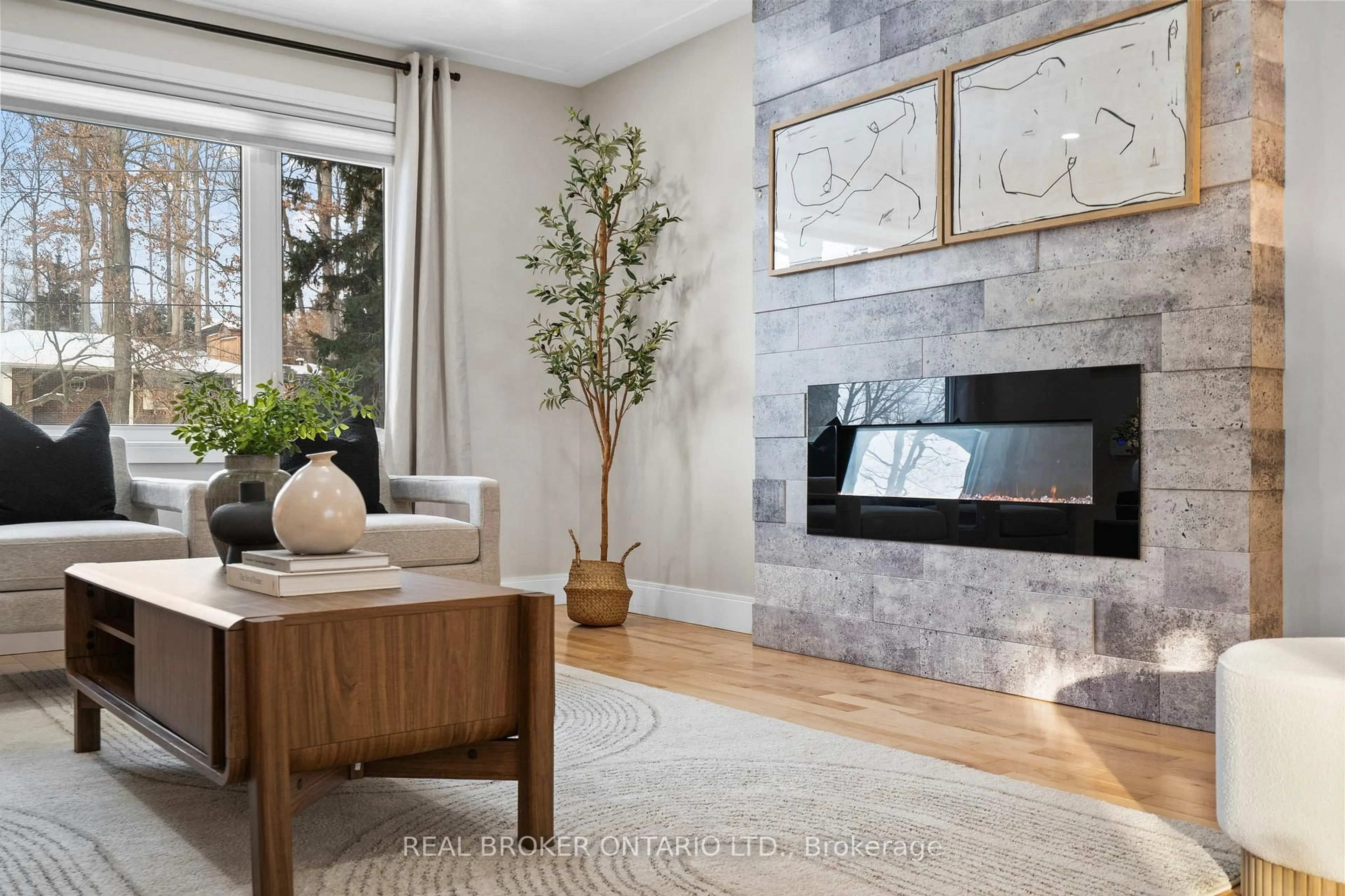 Living room with furniture, unknown for 190 Winston Blvd, Cambridge Ontario N3C 1M3