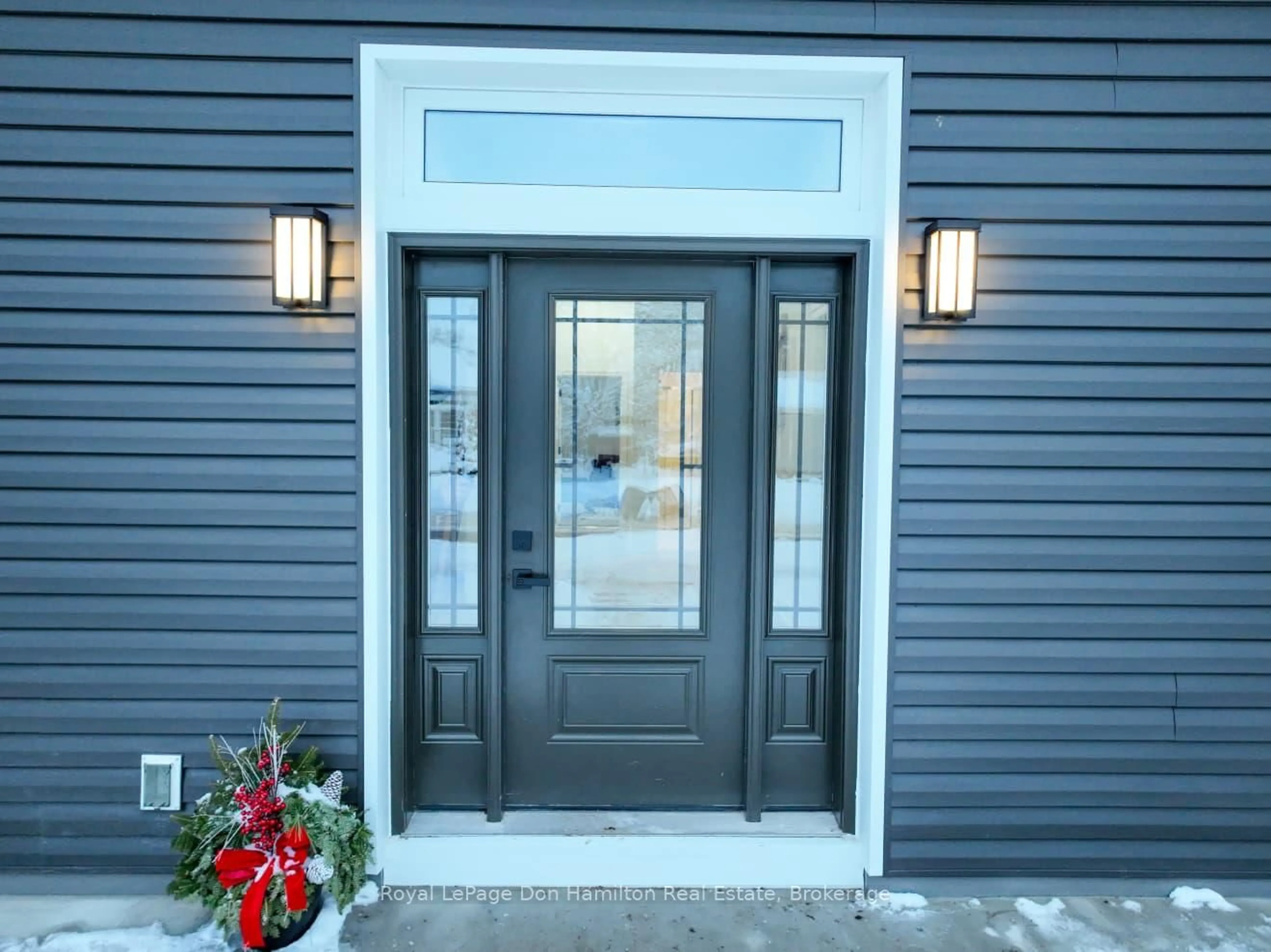 Indoor entryway for 70 Goderich St, Huron East Ontario N0K 1W0