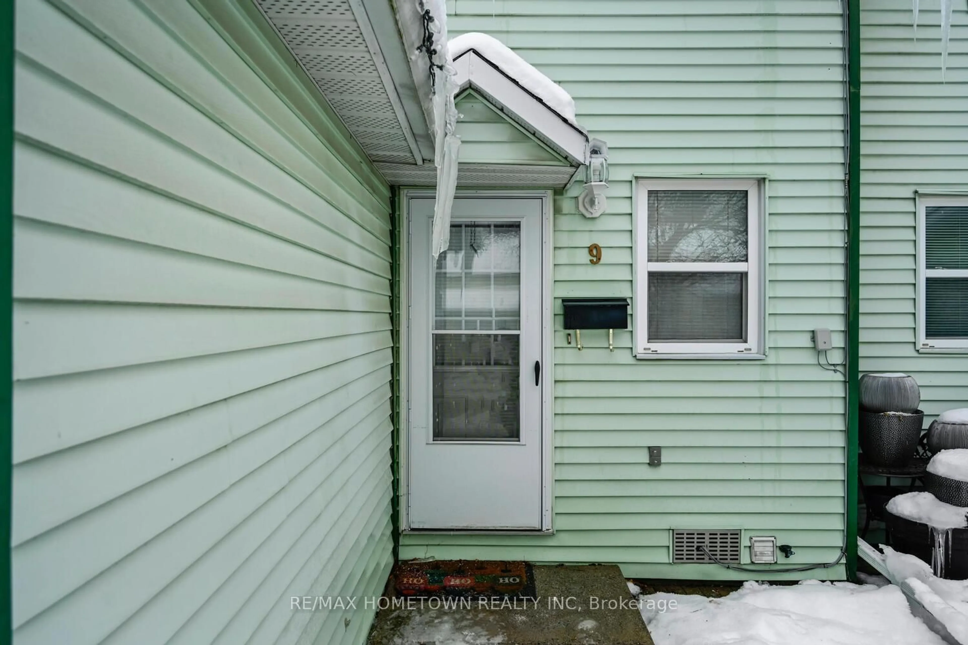 Unknown for 27 Aldershot Ave #9, Brockville Ontario K6V 2P7