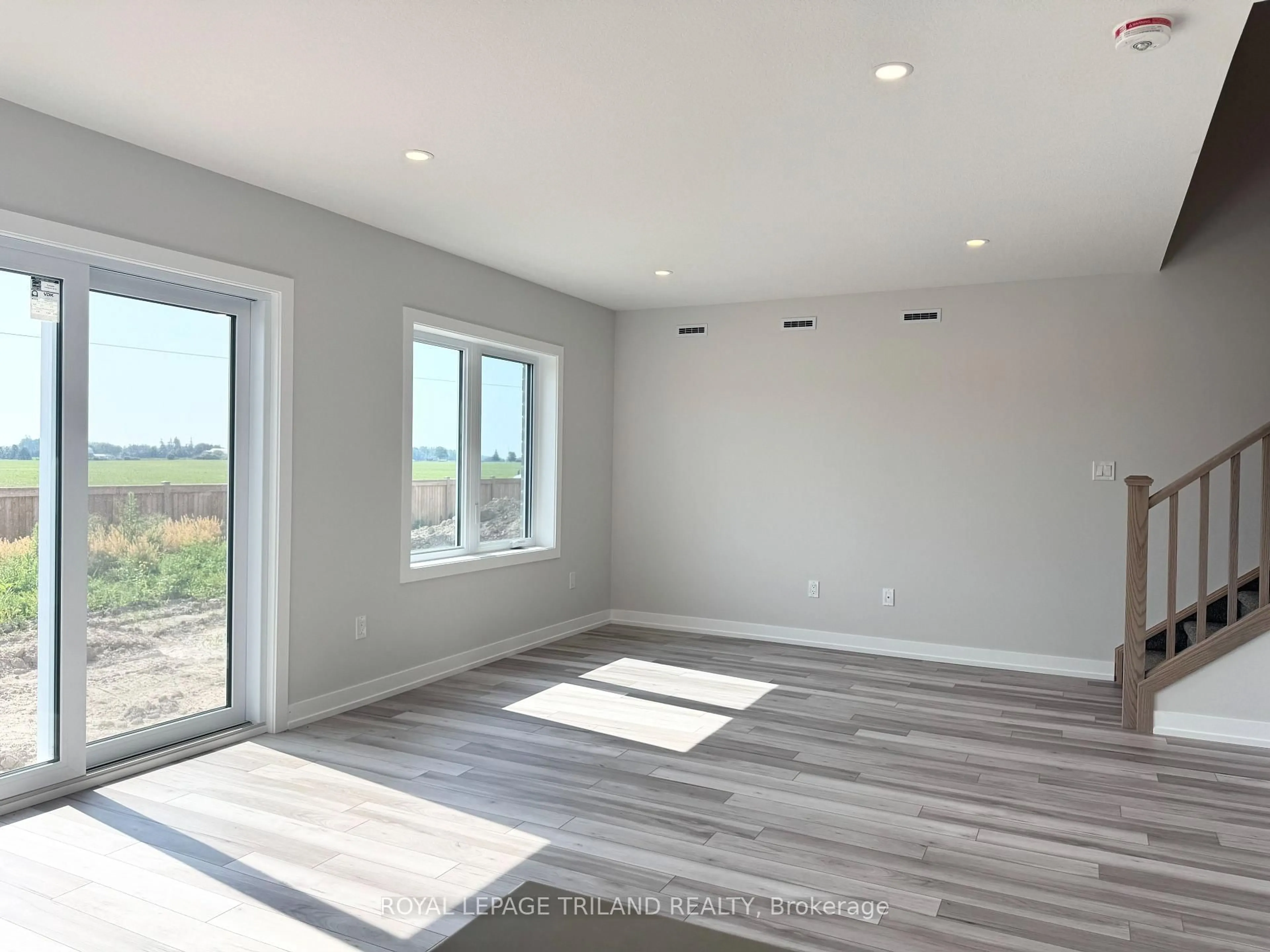 A pic of a room for 33 HARROW Lane, St. Thomas Ontario N5R 0P3