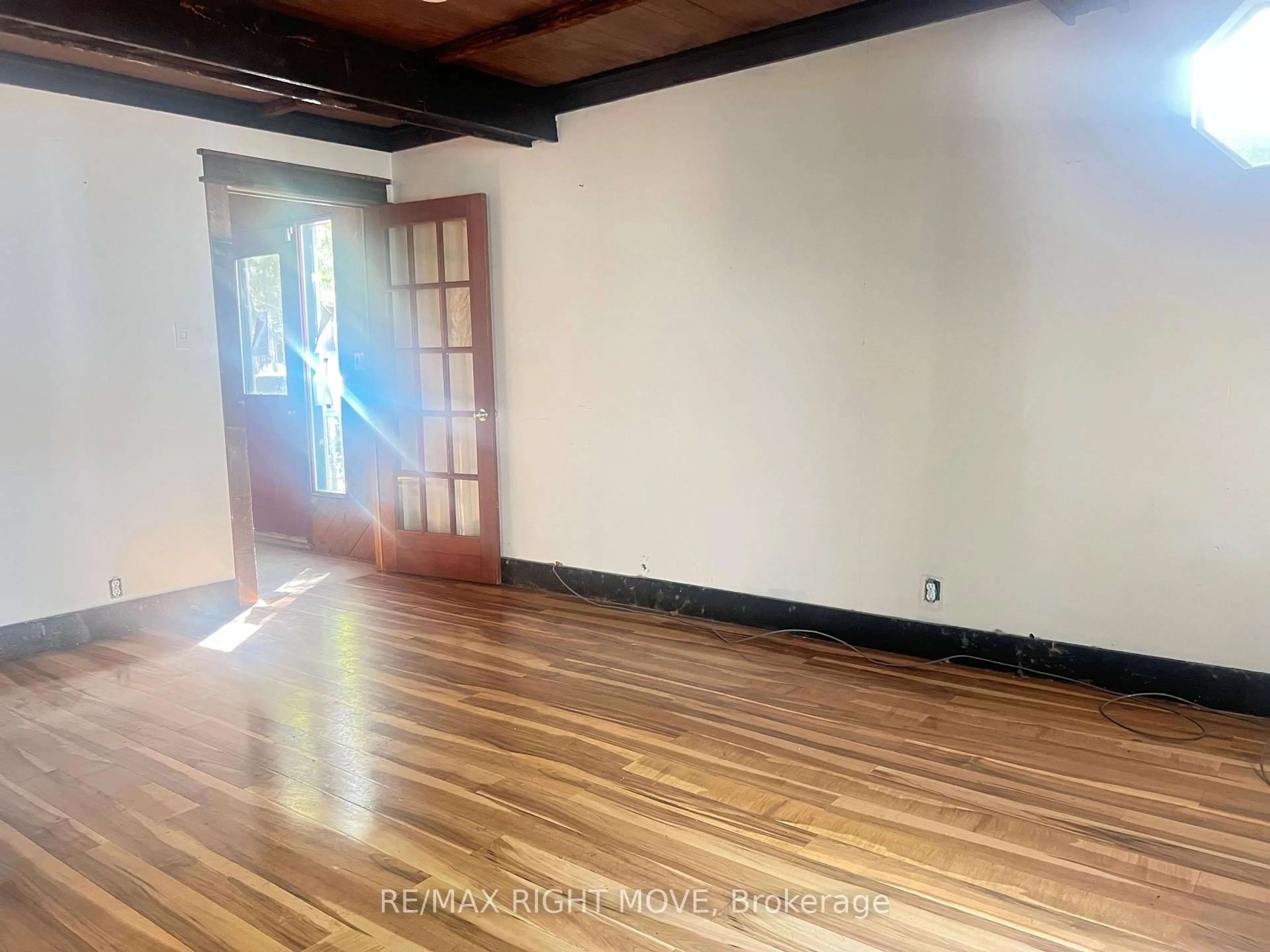 A pic of a room for 1052 4 Seasons Rd, Gravenhurst Ontario P0E 1N0