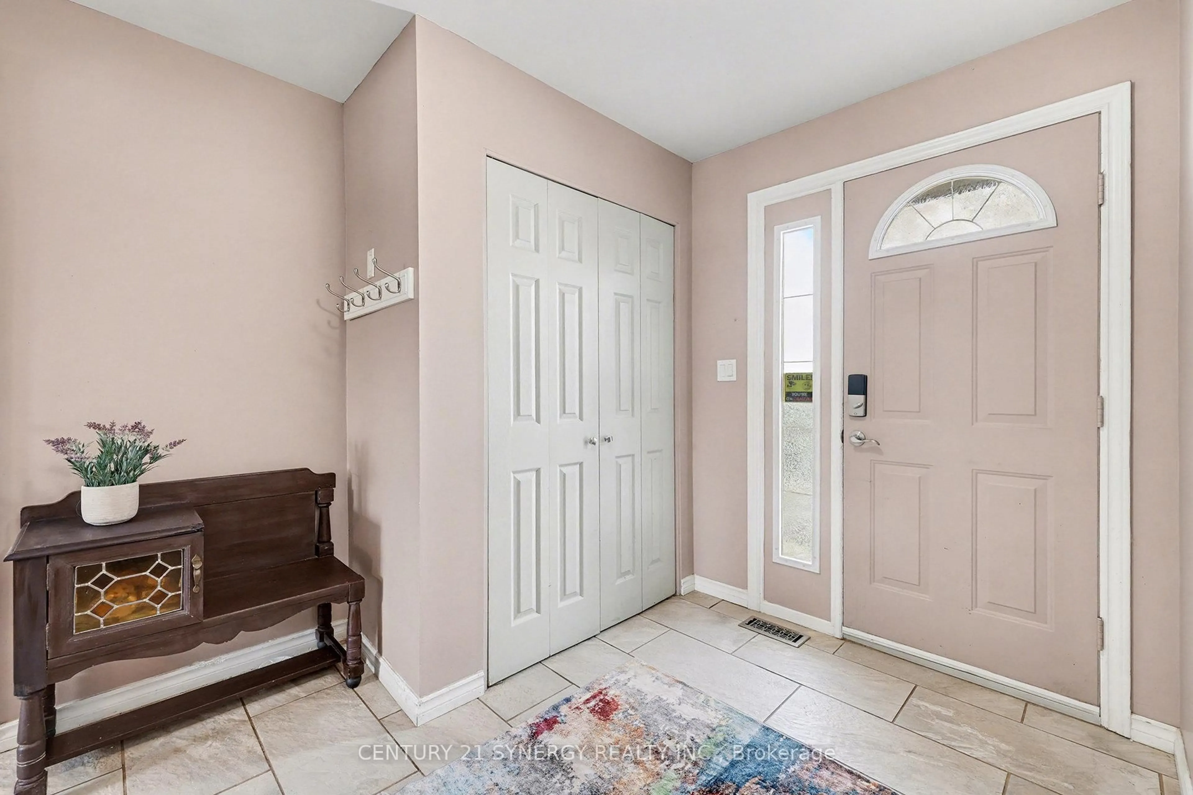 Indoor entryway for 1350 Linden Cres, Brockville Ontario K6V 6B6