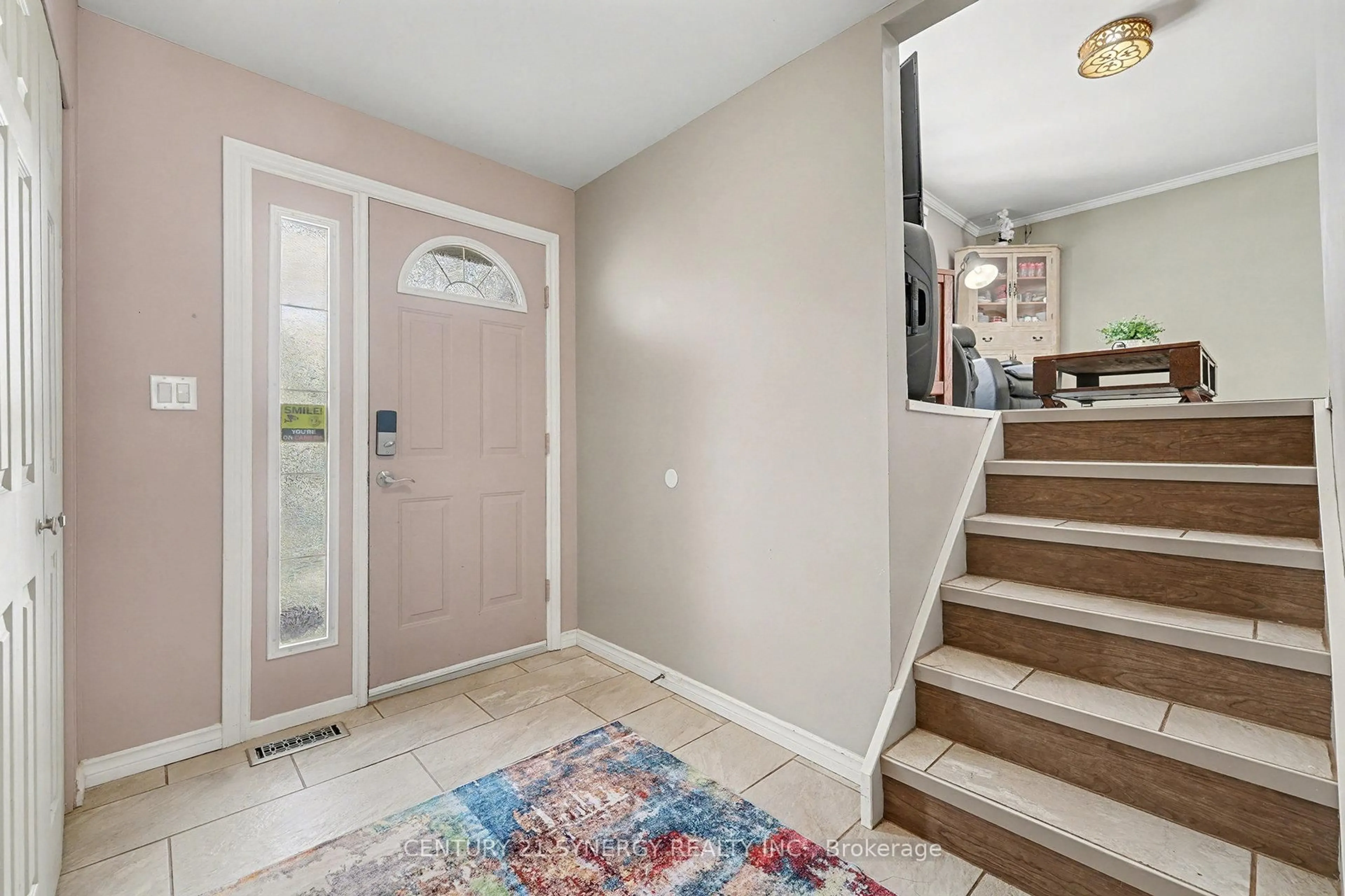 Indoor entryway for 1350 Linden Cres, Brockville Ontario K6V 6B6