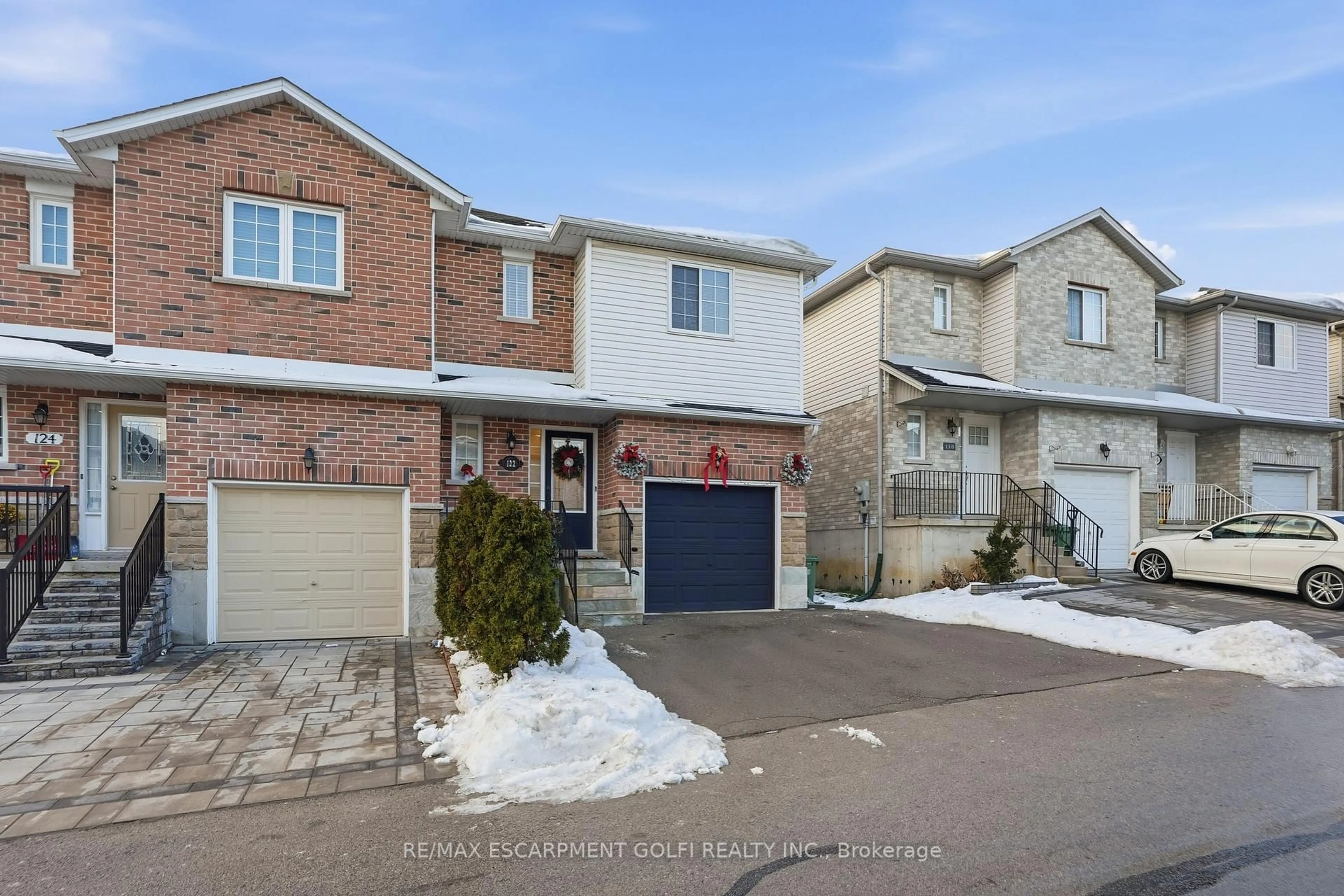 Unknown for 122 Vennio Lane, Hamilton Ontario L9B 2Y7