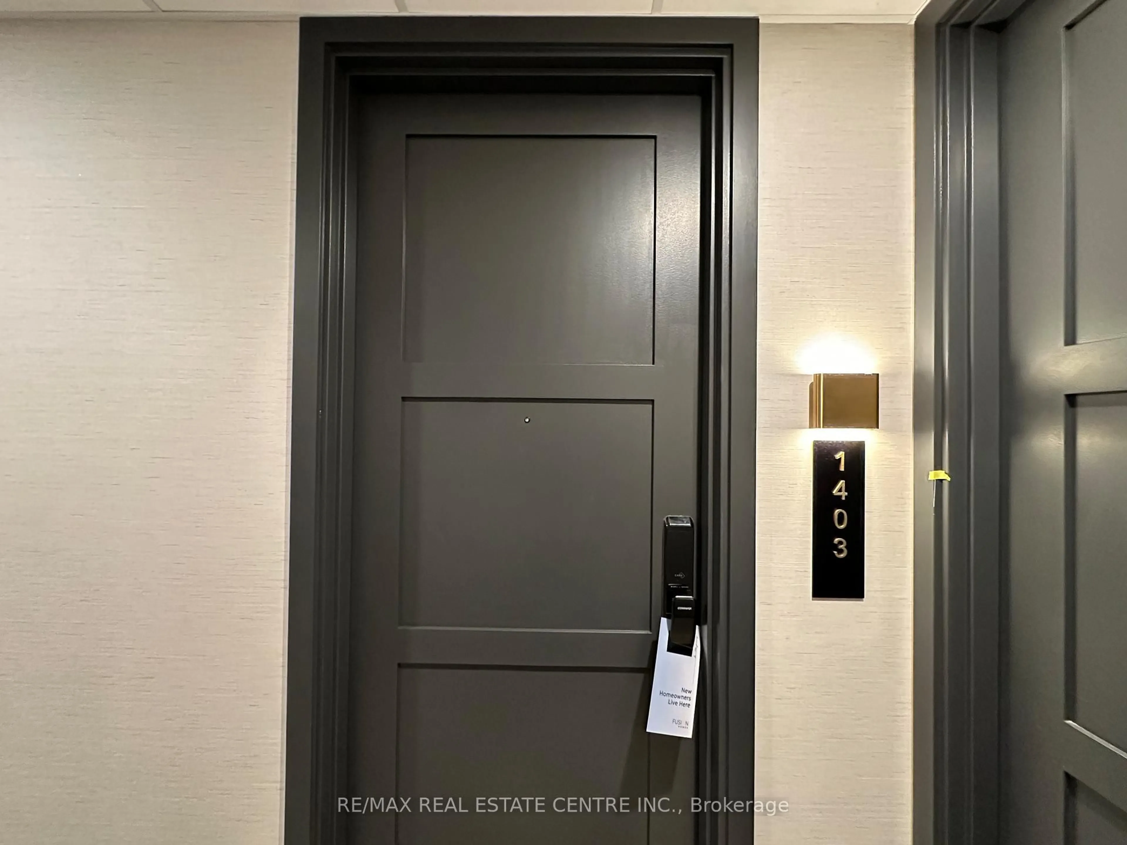 Indoor foyer for 93 Arthur St #1403, Guelph Ontario N1E 0T3