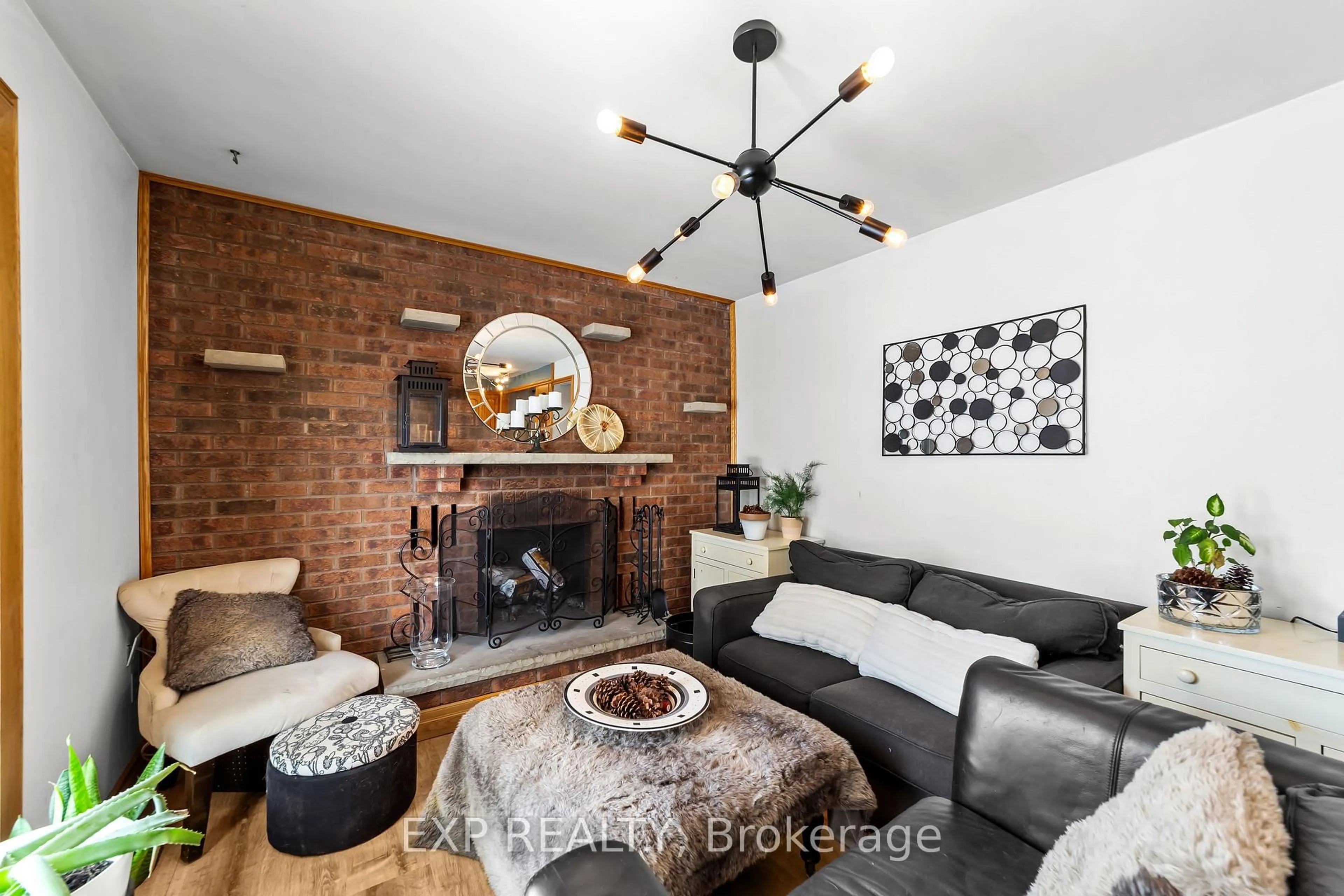 Living room with furniture, unknown for 16 Edmunds Cres, London South Ontario N5Z 4J2