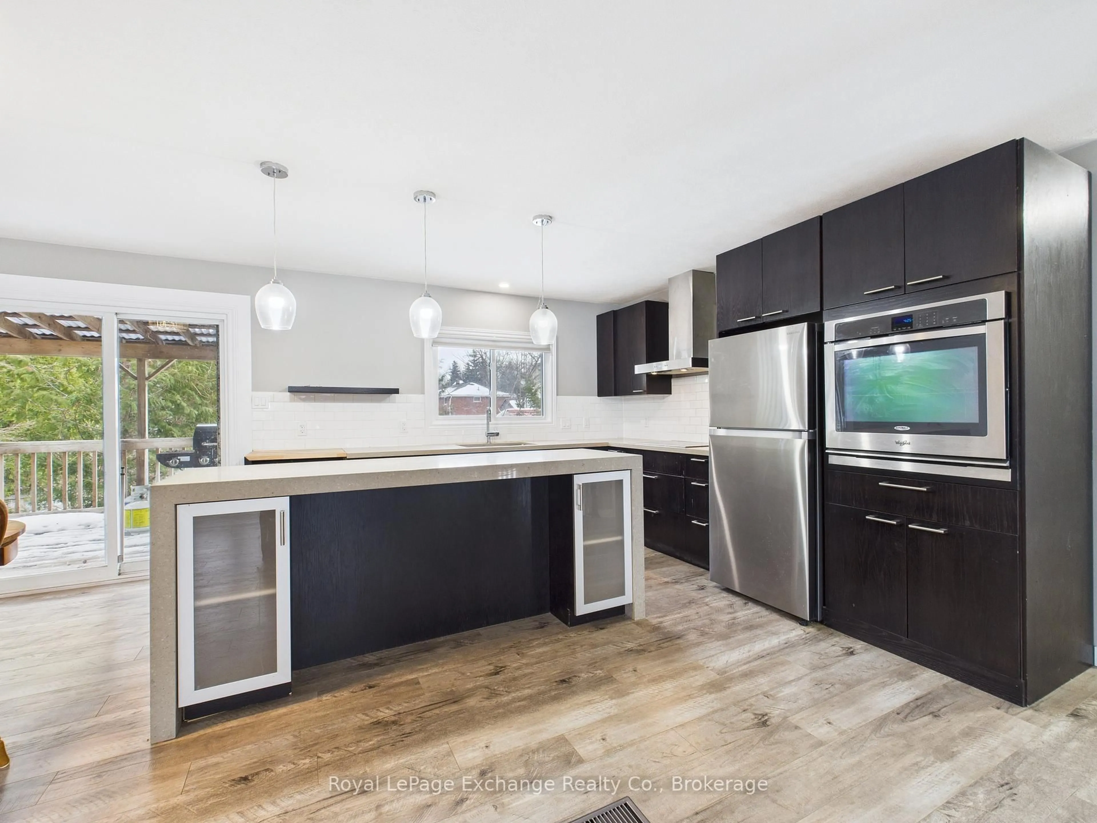 Open concept kitchen, wood/laminate floor for 287 Kingsway St, Kincardine Ontario N2Z 1G3