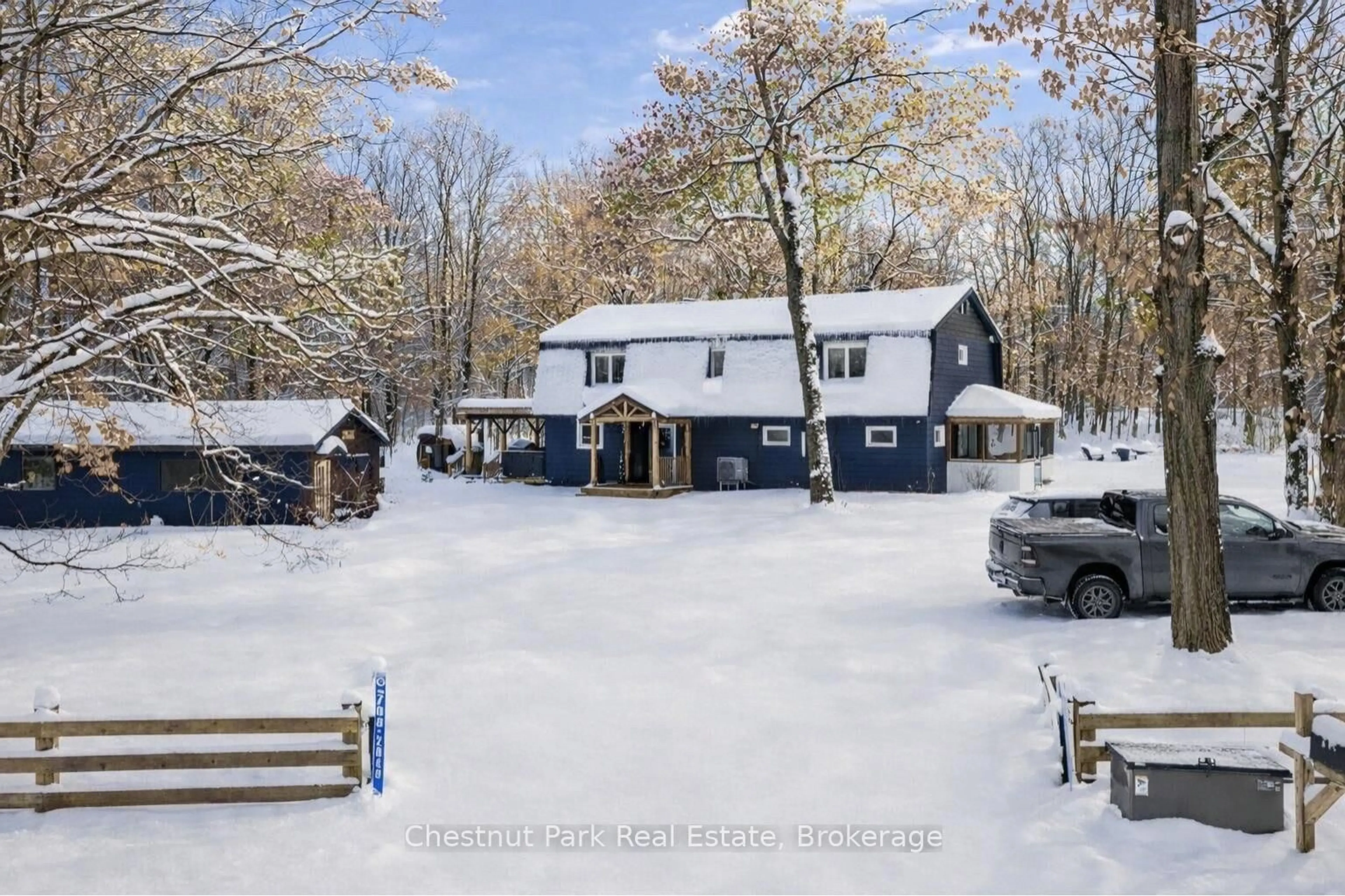 A pic from outside/outdoor area/front of a property/back of a property/a pic from drone, unknown for 4478 Southwood Rd, Muskoka Lakes Ontario P0C 1M0