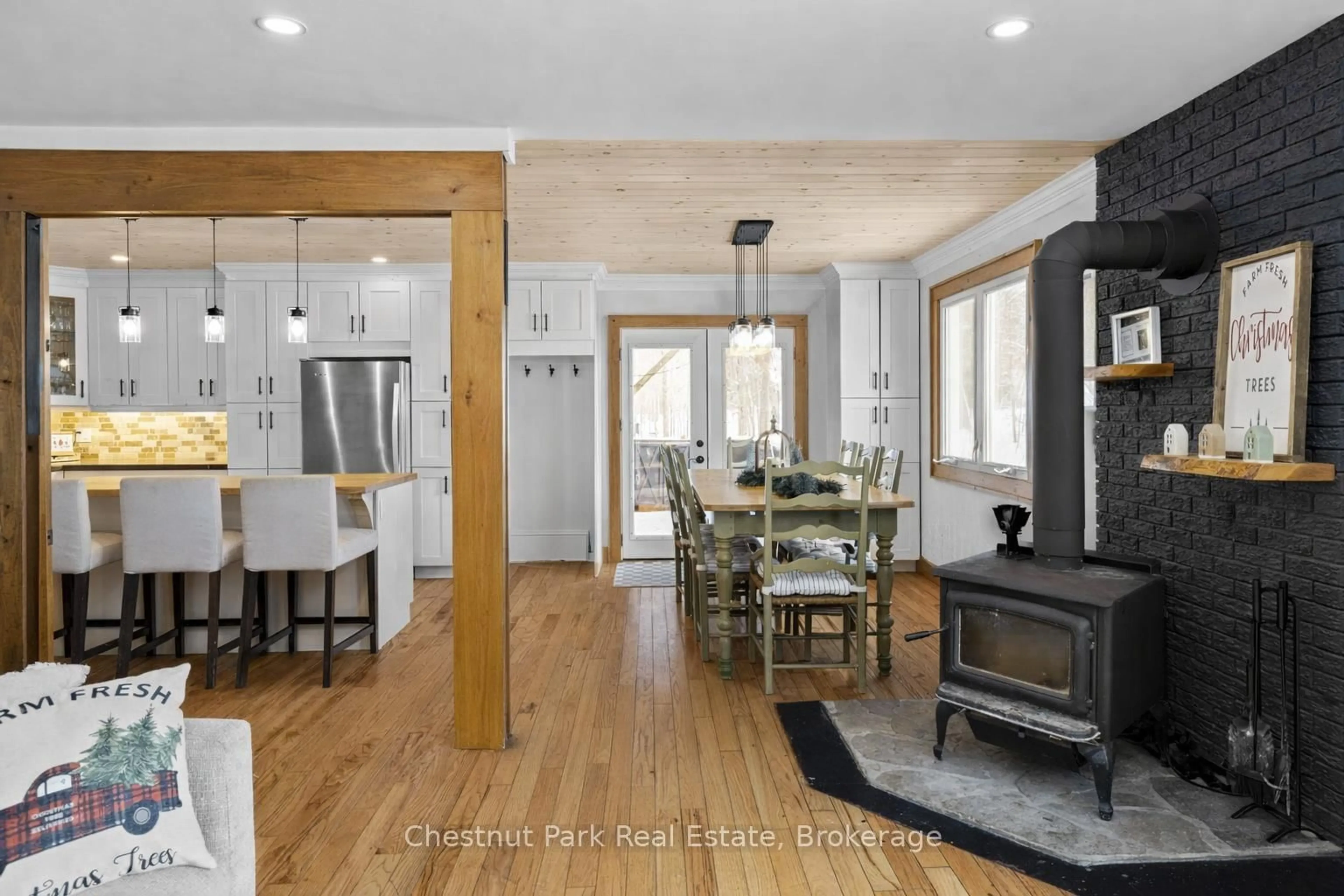 Open concept kitchen, wood/laminate floor for 4478 Southwood Rd, Muskoka Lakes Ontario P0C 1M0