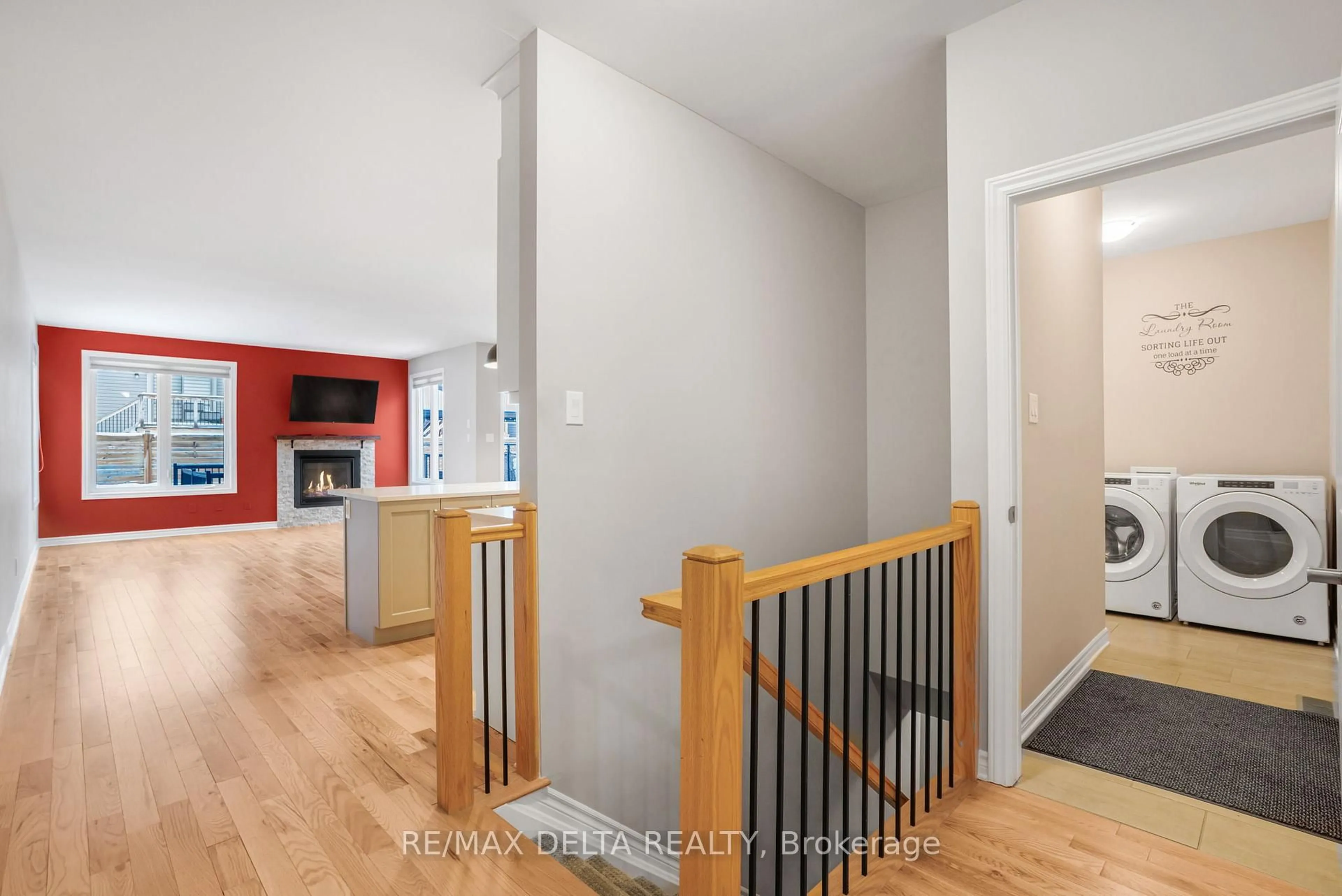 Indoor foyer for 258 De L'étang St, Clarence-Rockland Ontario K4K 0K1