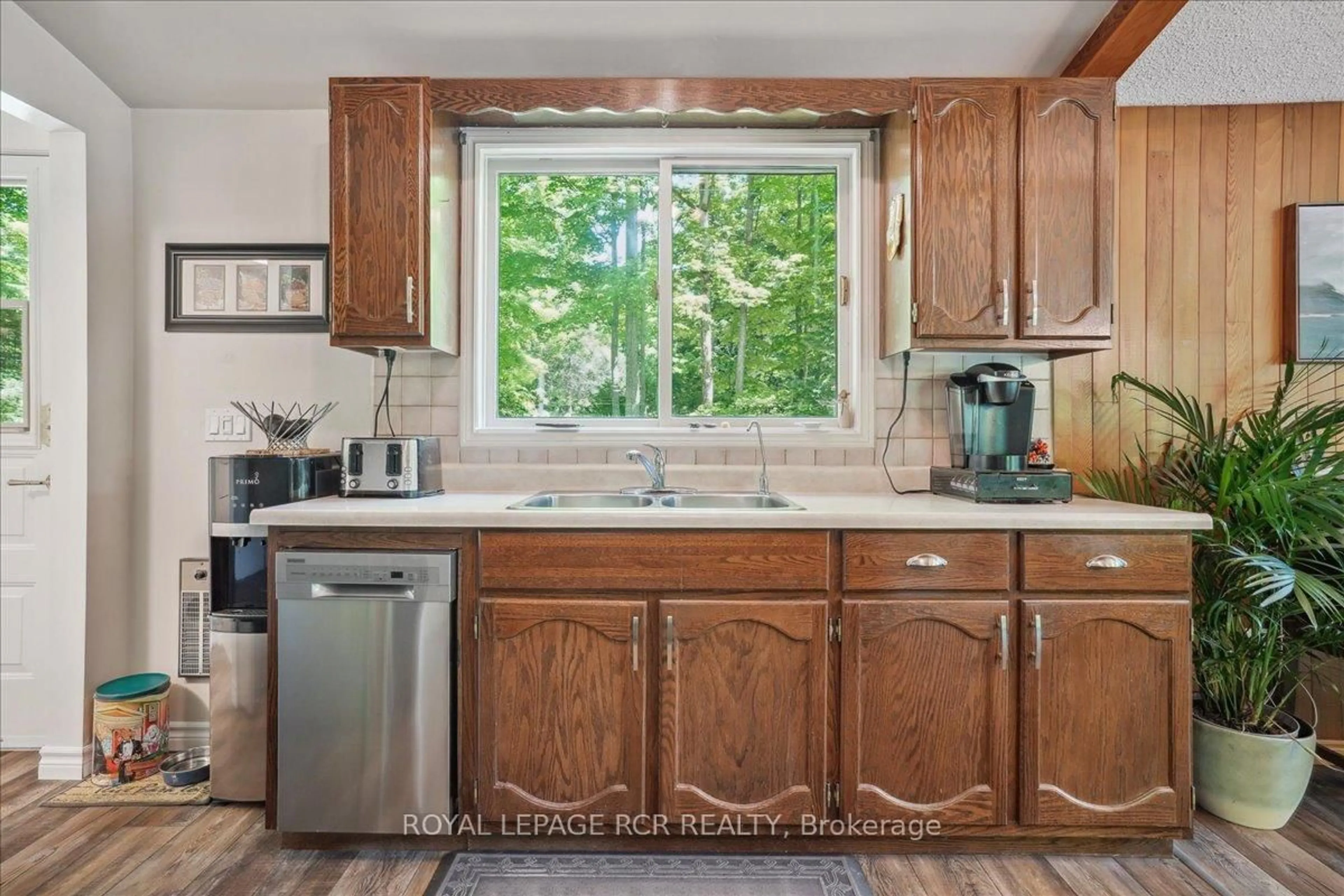 Standard kitchen, unknown for 859 Sixth St, South Bruce Peninsula Ontario N0H 2G0