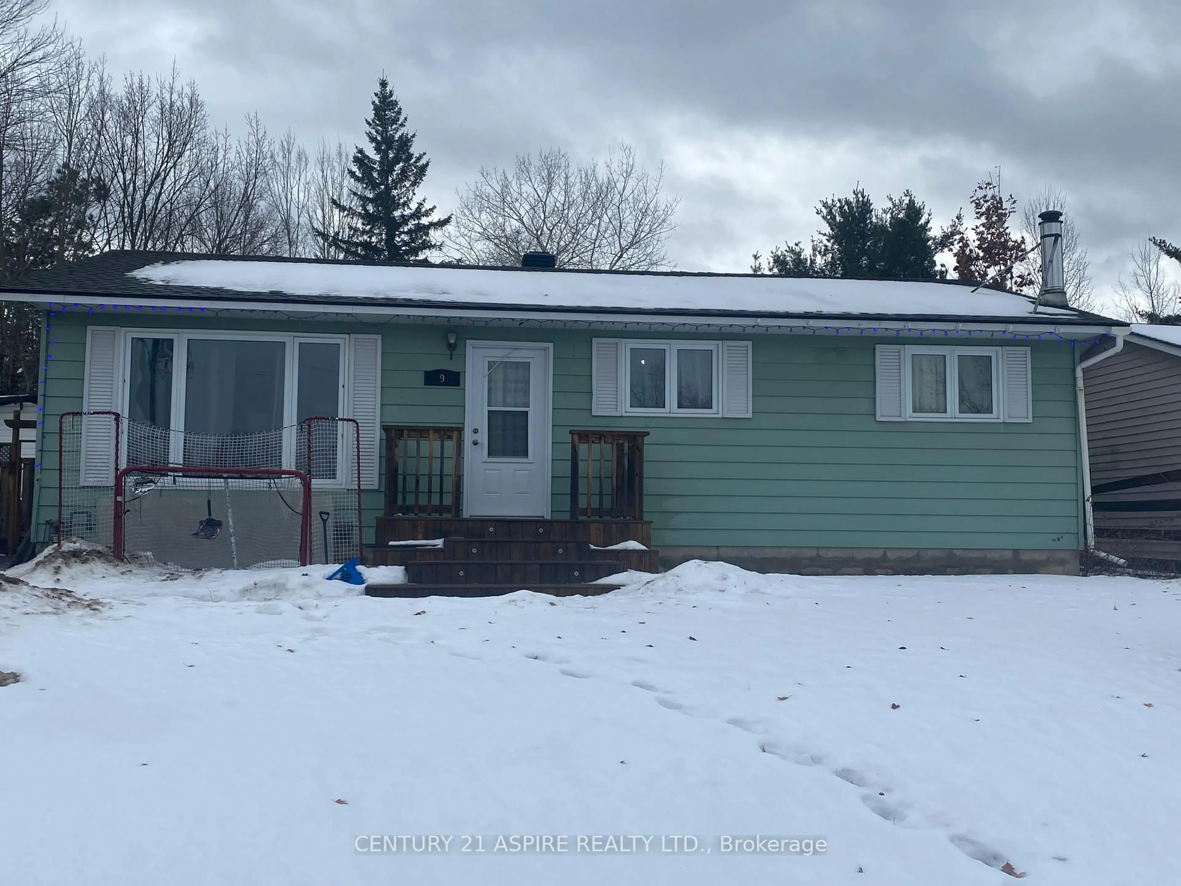 Unknown for 9 James St, Petawawa Ontario K8H 3B4