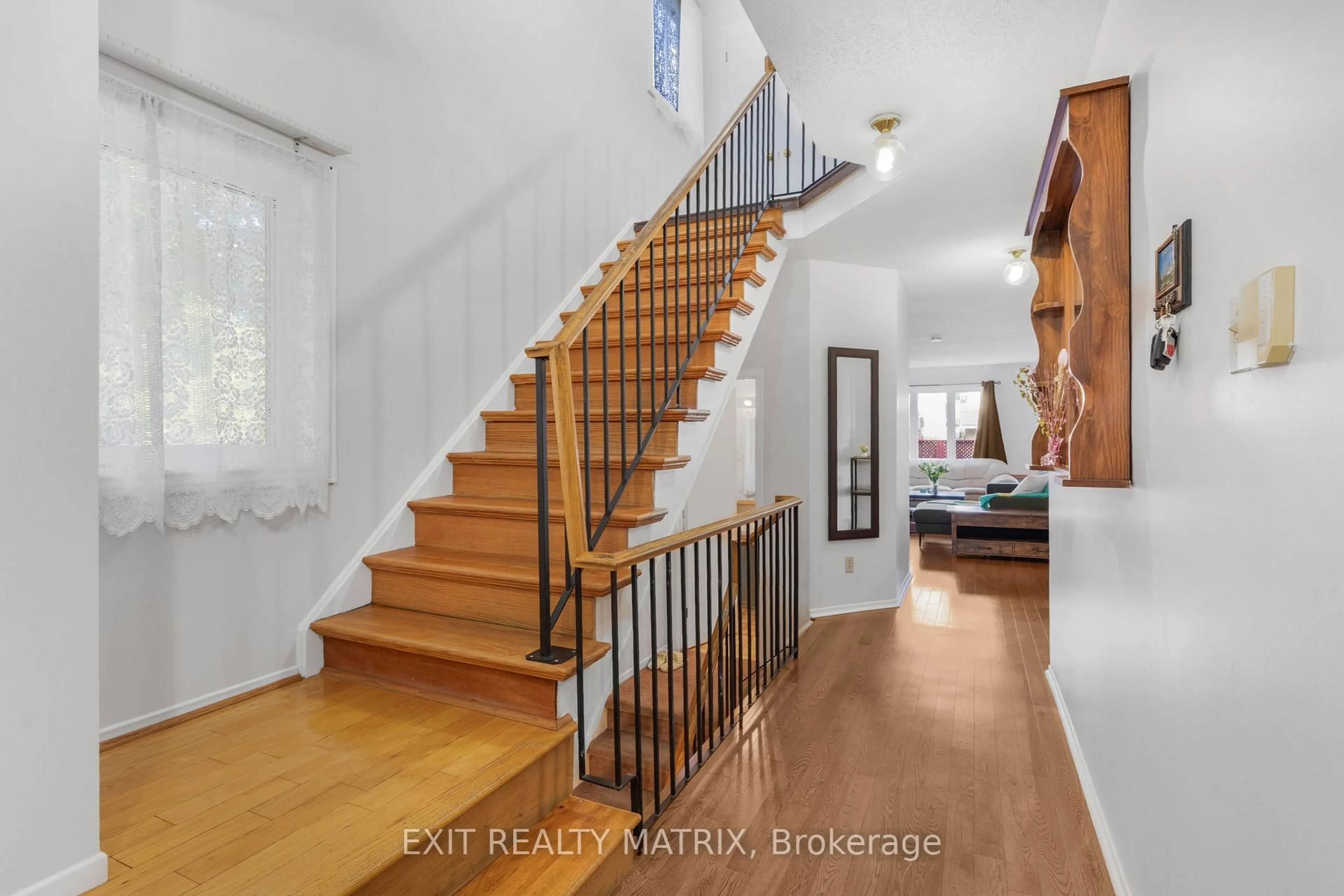 Unknown for 42 Oakhaven Private #26, Ottawa Ontario K1K 4K1