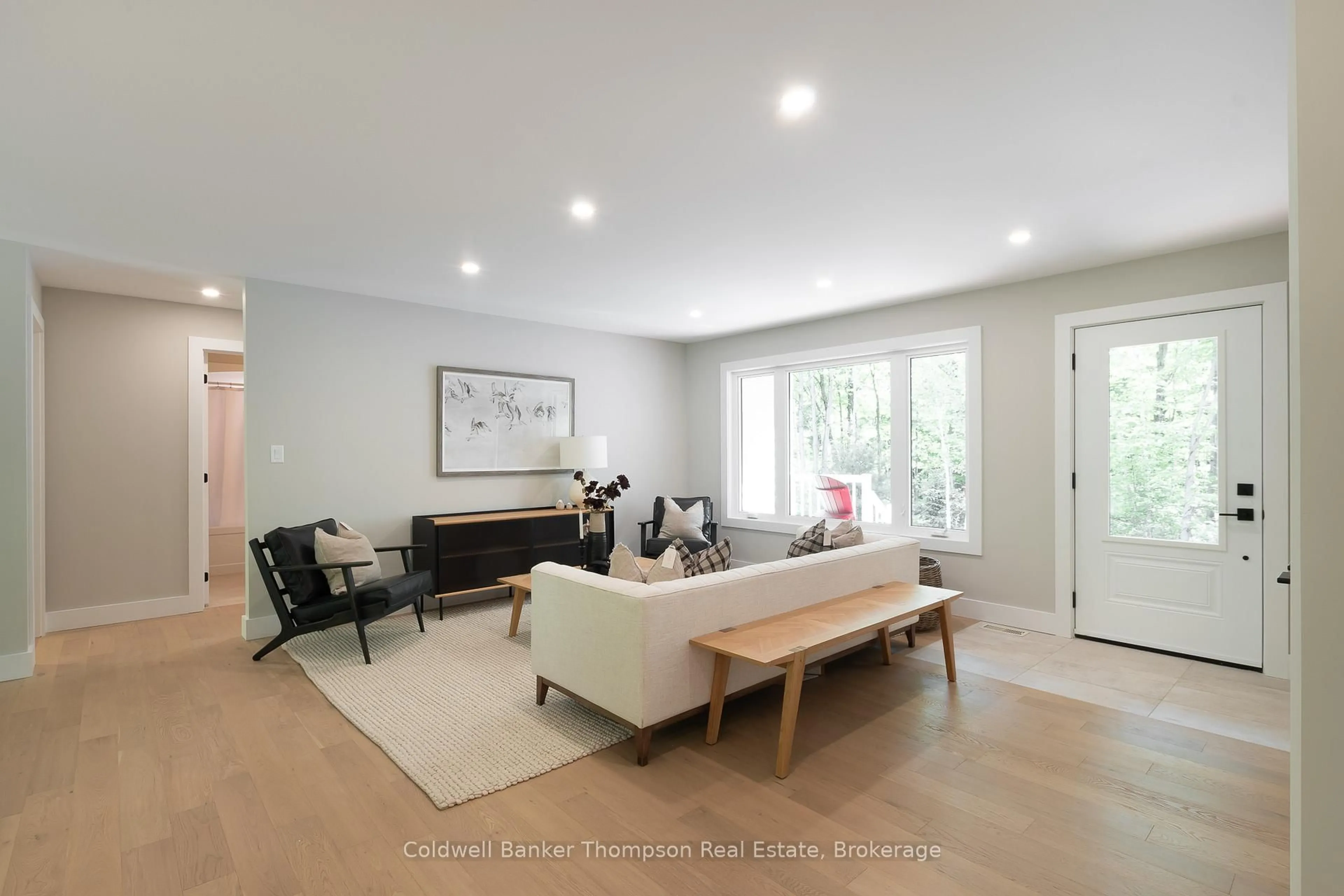 Living room with furniture, unknown for 1854 Old Muskoka Rd, Huntsville Ontario P0B 1M0