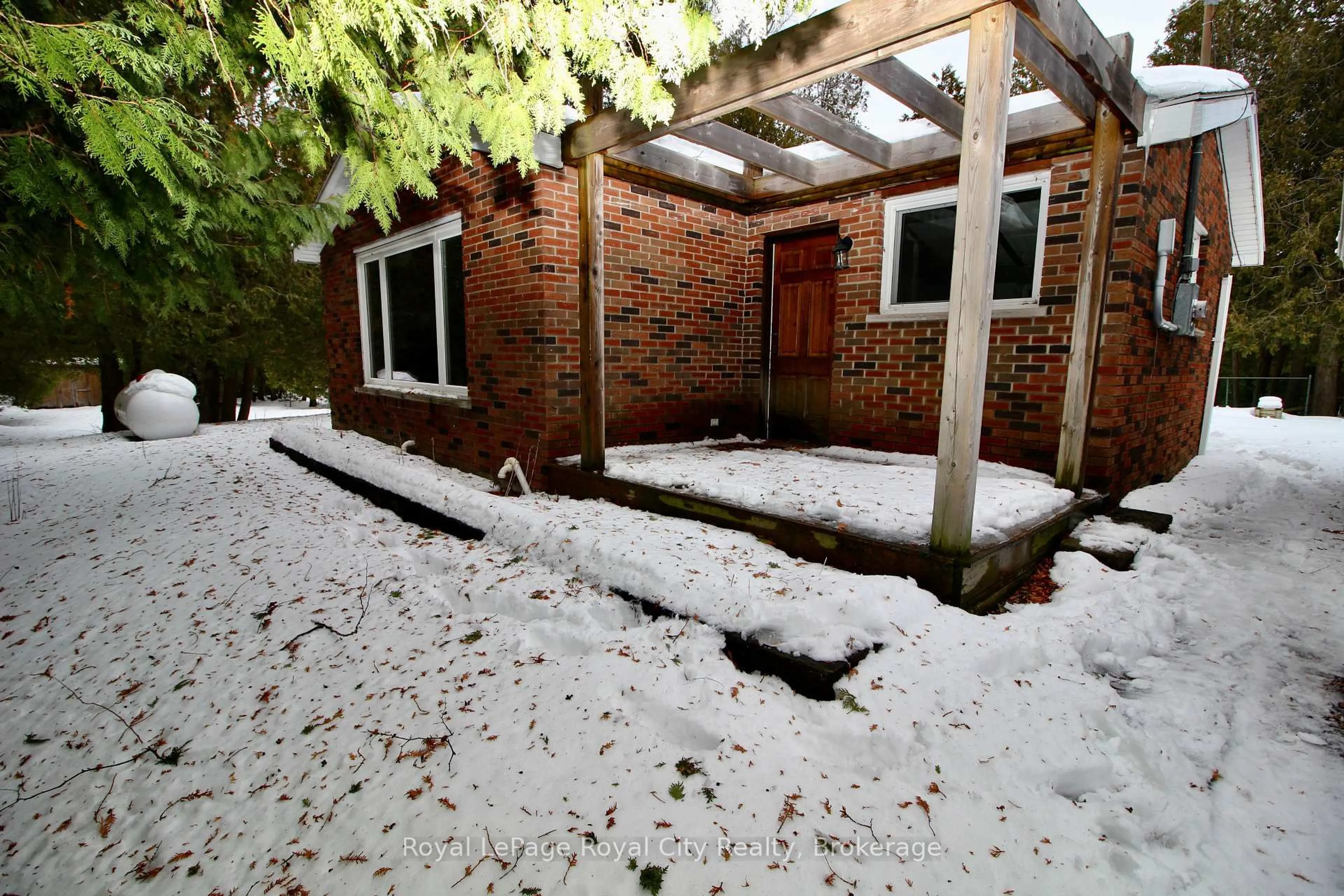 Patio, street for 4616 6 Highway, Northern Bruce Peninsula Ontario N0H 1Z0