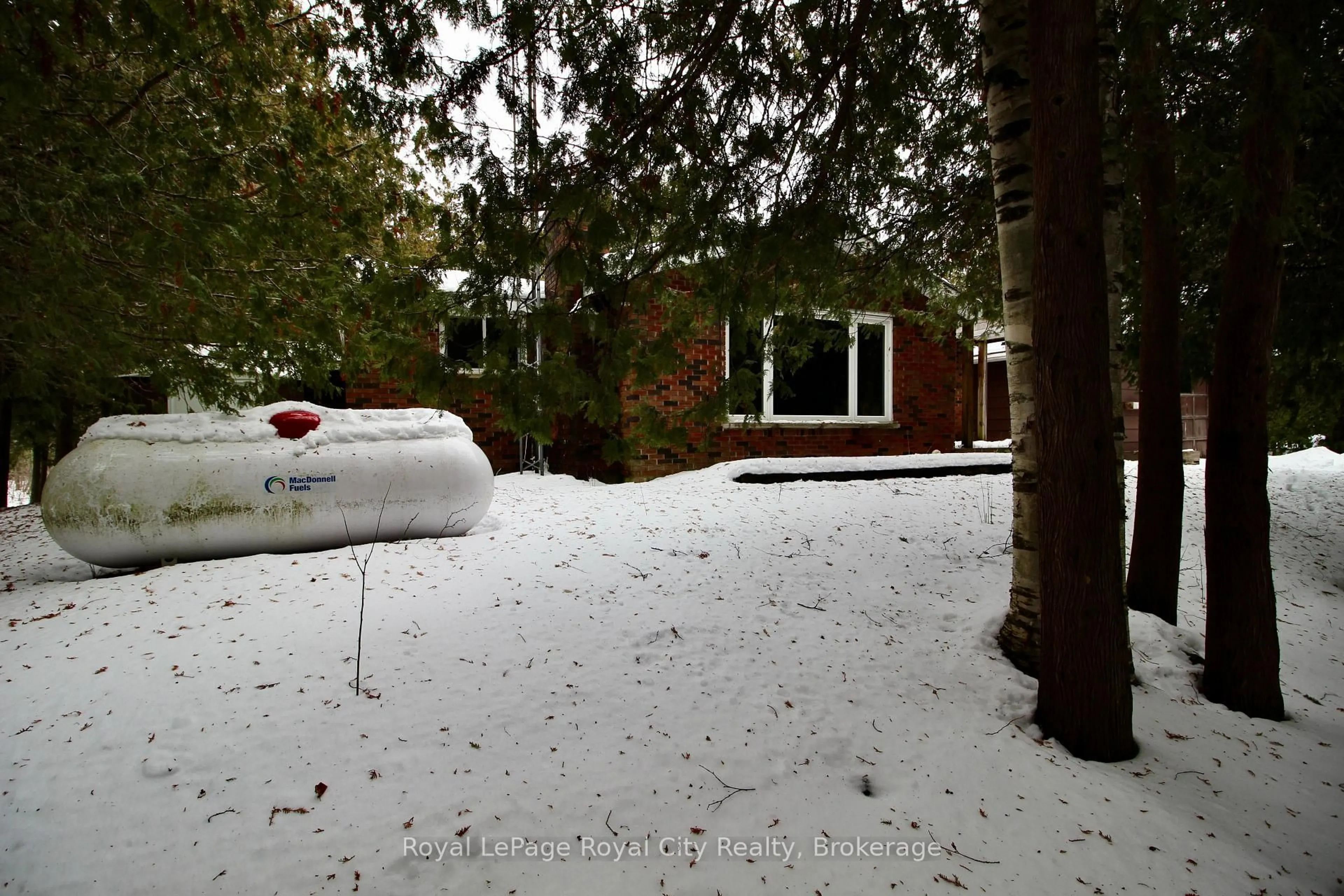 A pic from outside/outdoor area/front of a property/back of a property/a pic from drone, street for 4616 6 Highway, Northern Bruce Peninsula Ontario N0H 1Z0