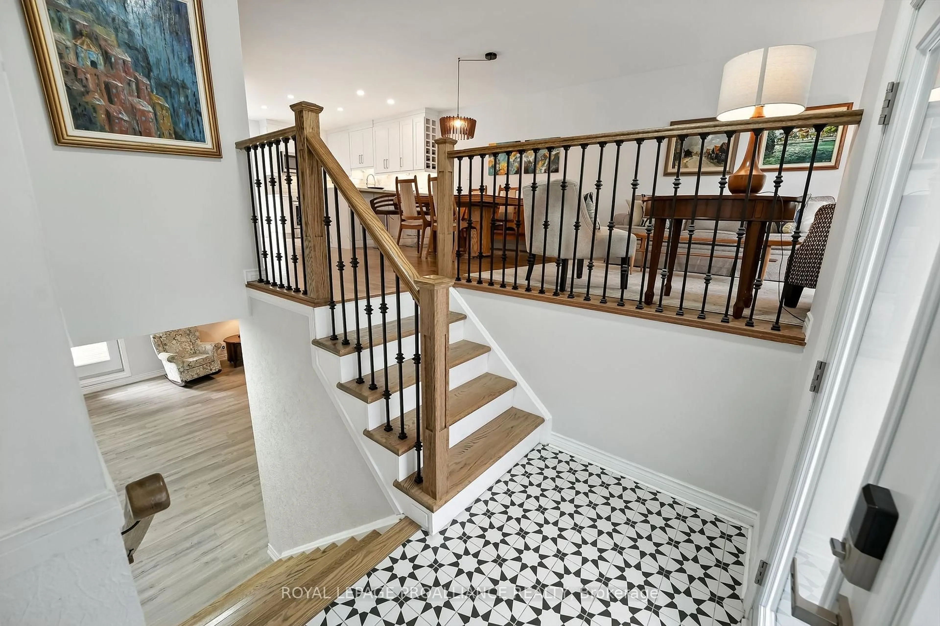 Stairs for 437 Duffy St, Cobourg Ontario K9A 5M8