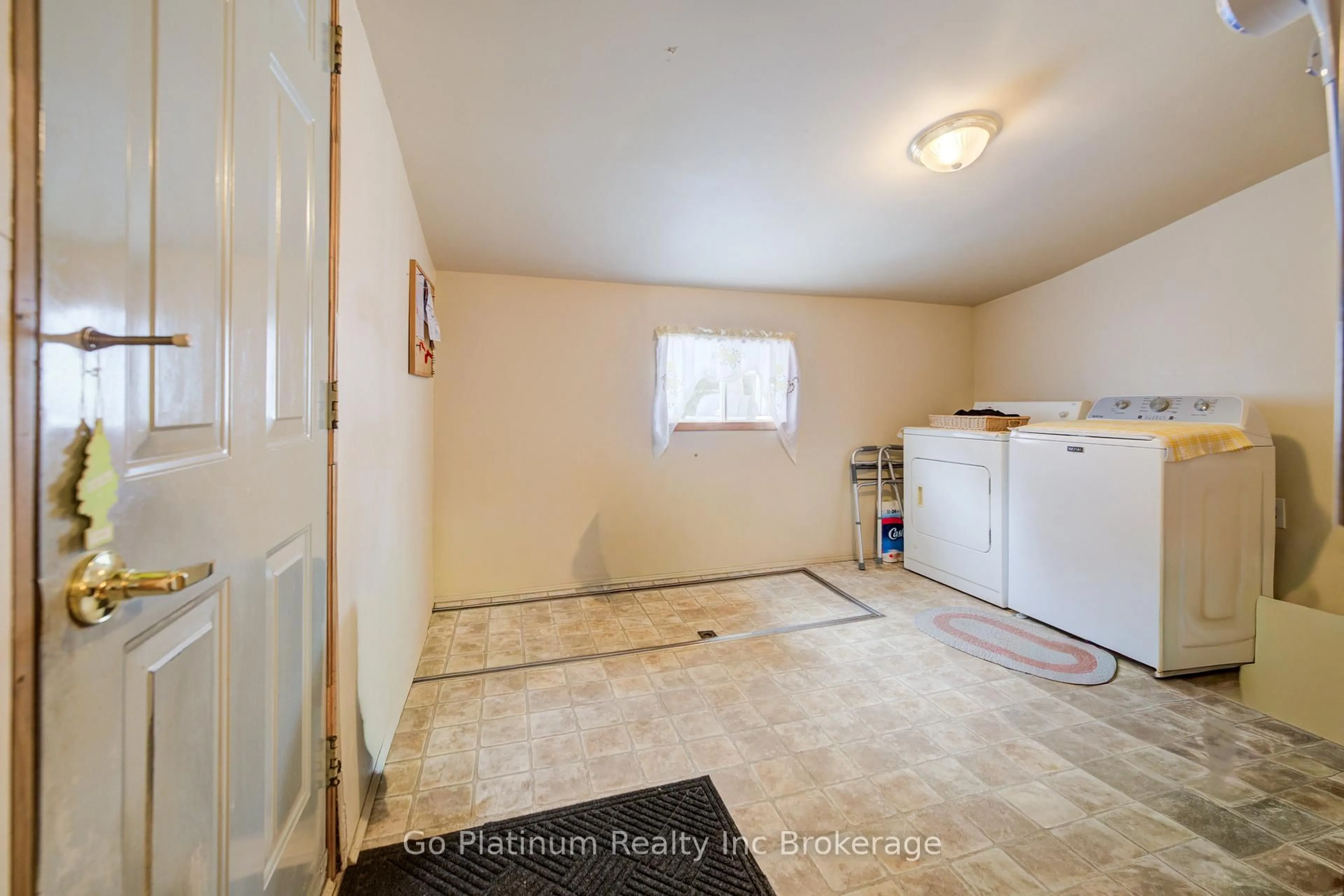 Unknown for 27 North Court St, Norwich Ontario N0J 1P0