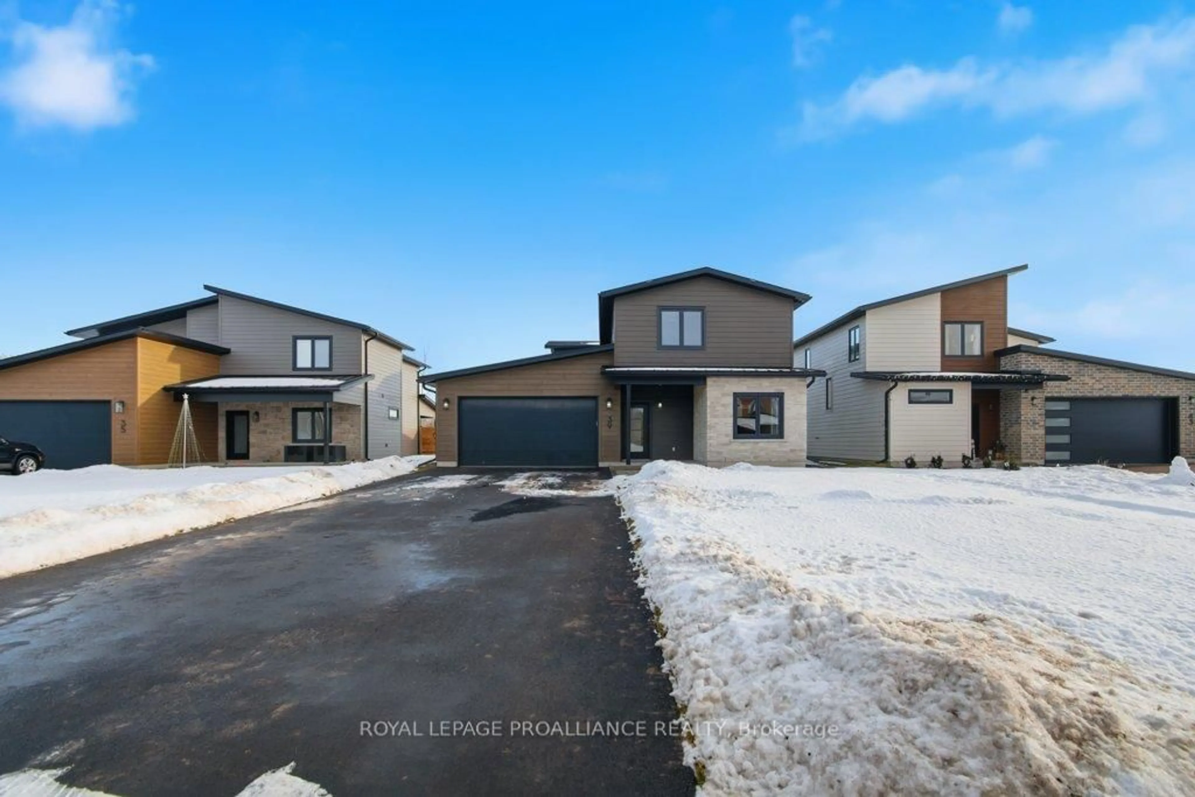 A pic from outside/outdoor area/front of a property/back of a property/a pic from drone, street for 39 Fraser Dr, Quinte West Ontario K0K 1E0