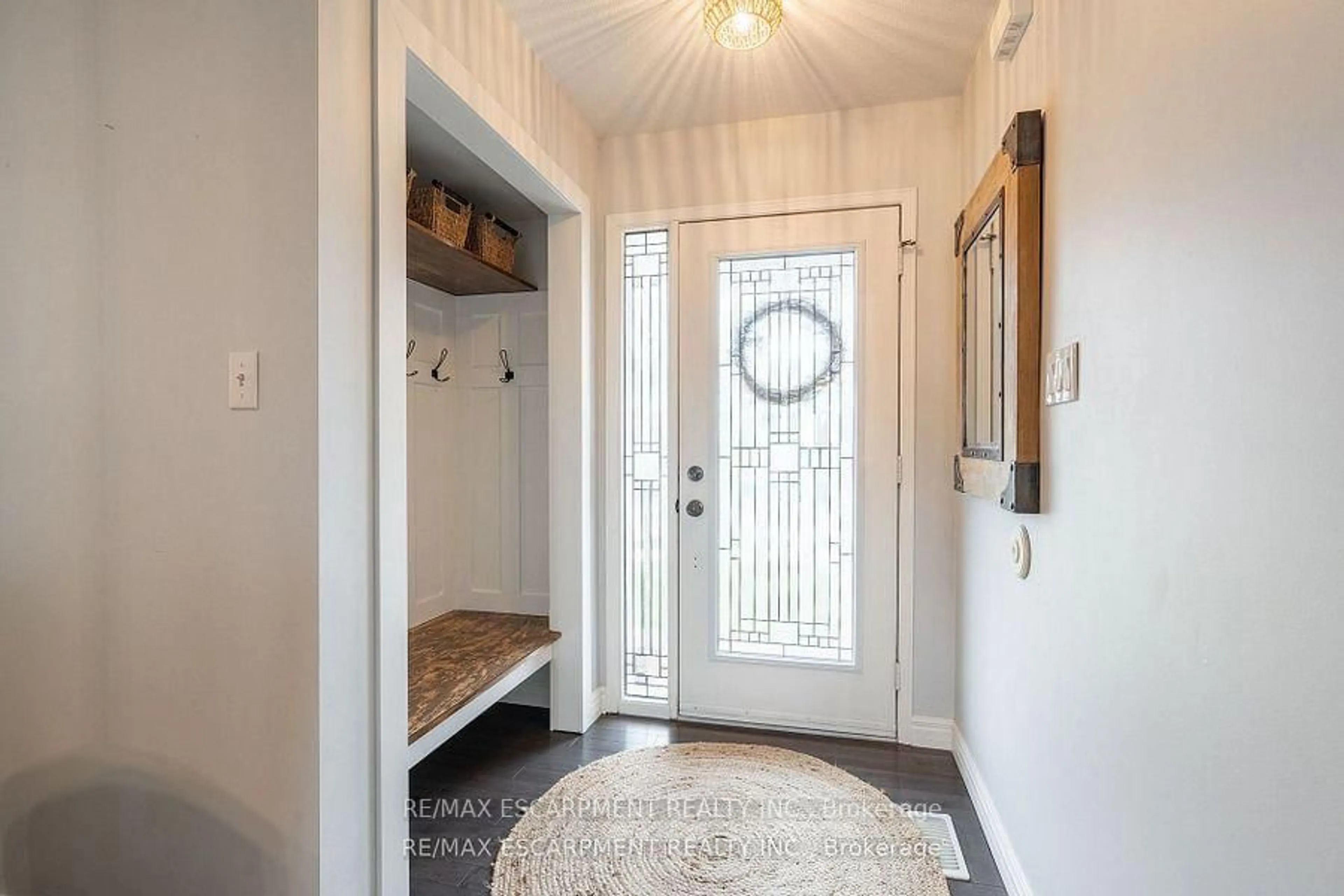 Indoor entryway for 141 Voyager Pass, Hamilton Ontario L0R 1C0