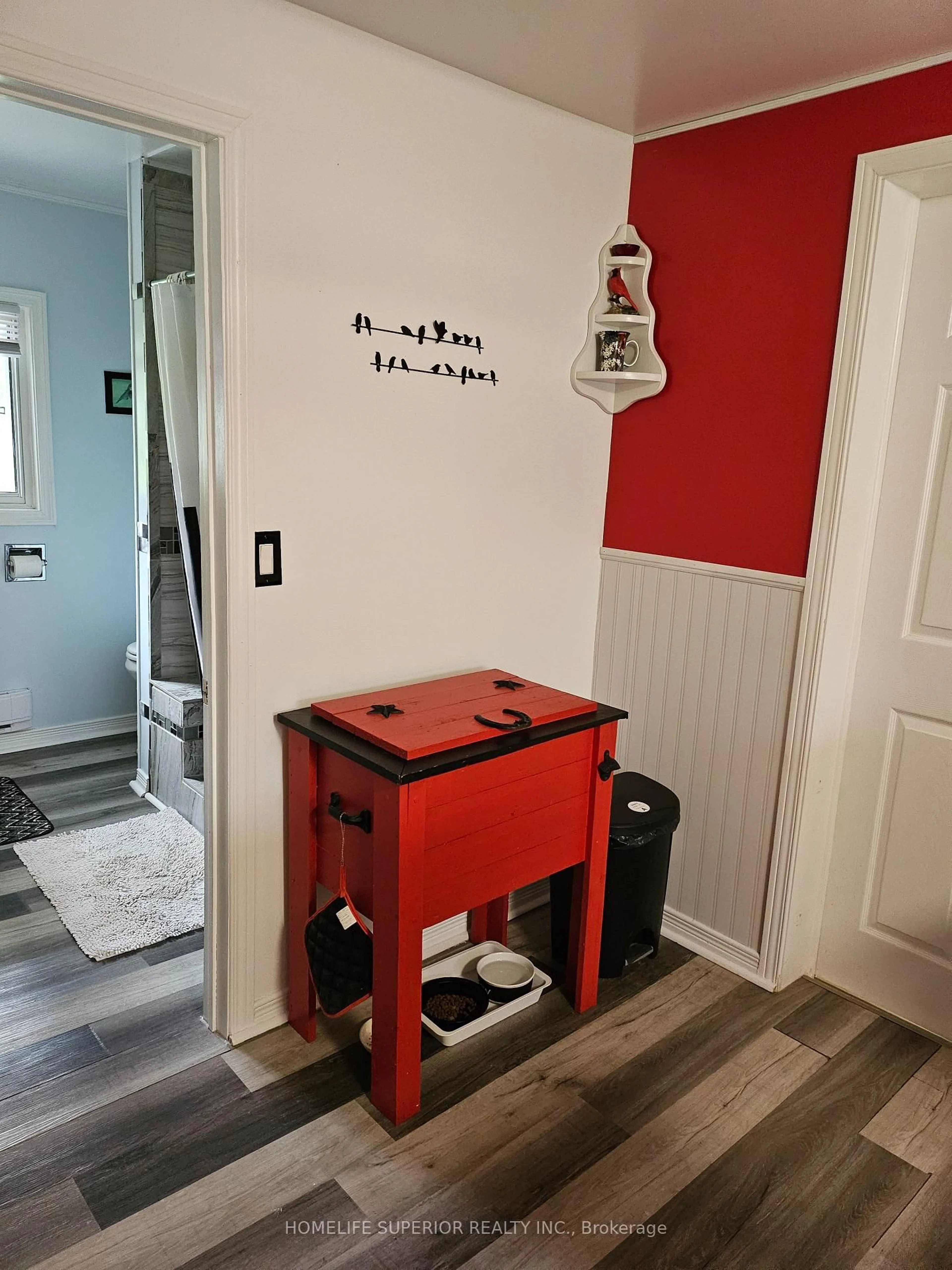 Indoor entryway for 977 County Rd 38, Trent Hills Ontario K0L 1L0