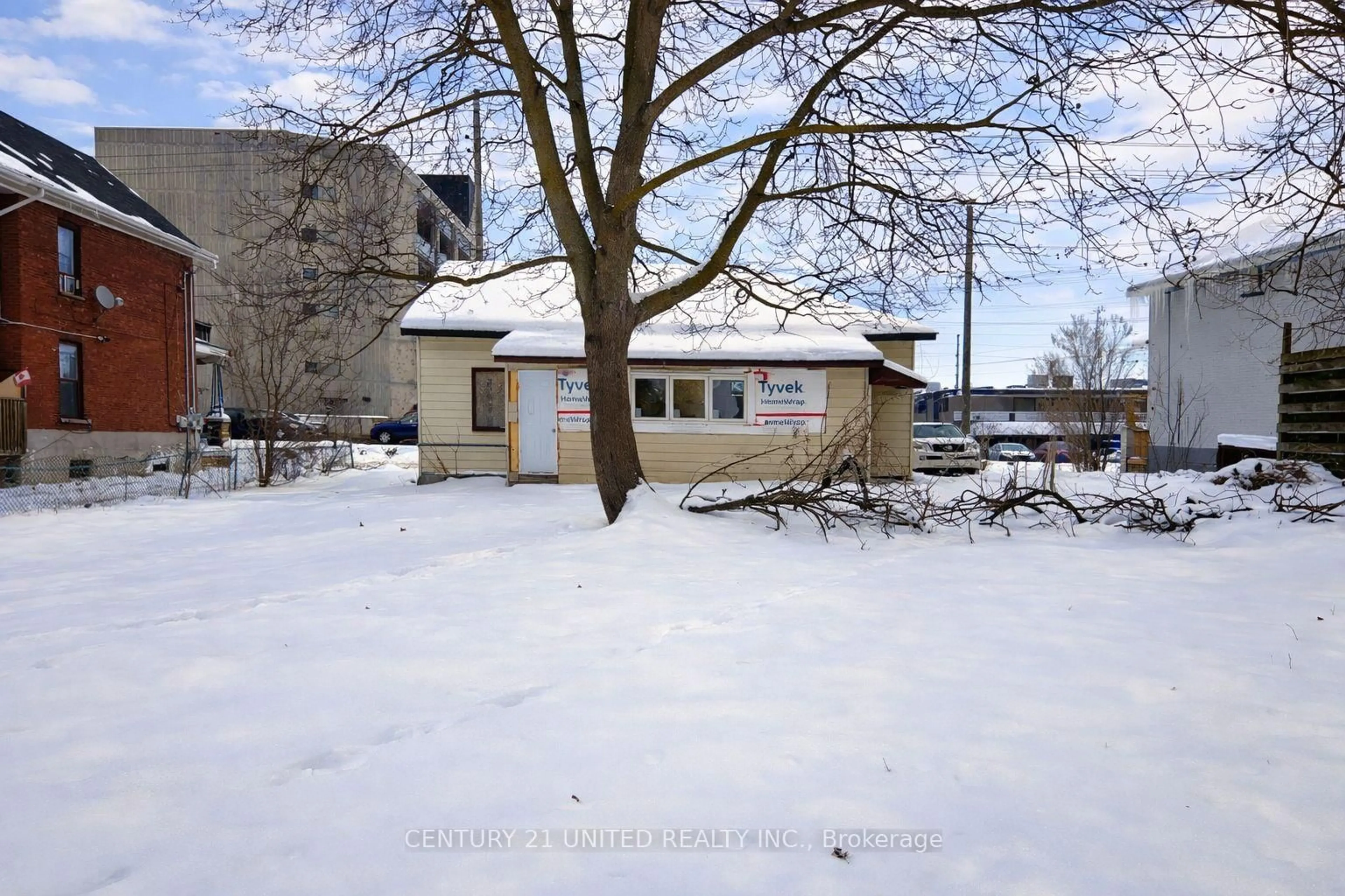 Unknown for 263 Bethune St, Peterborough Ontario K9J 3L5