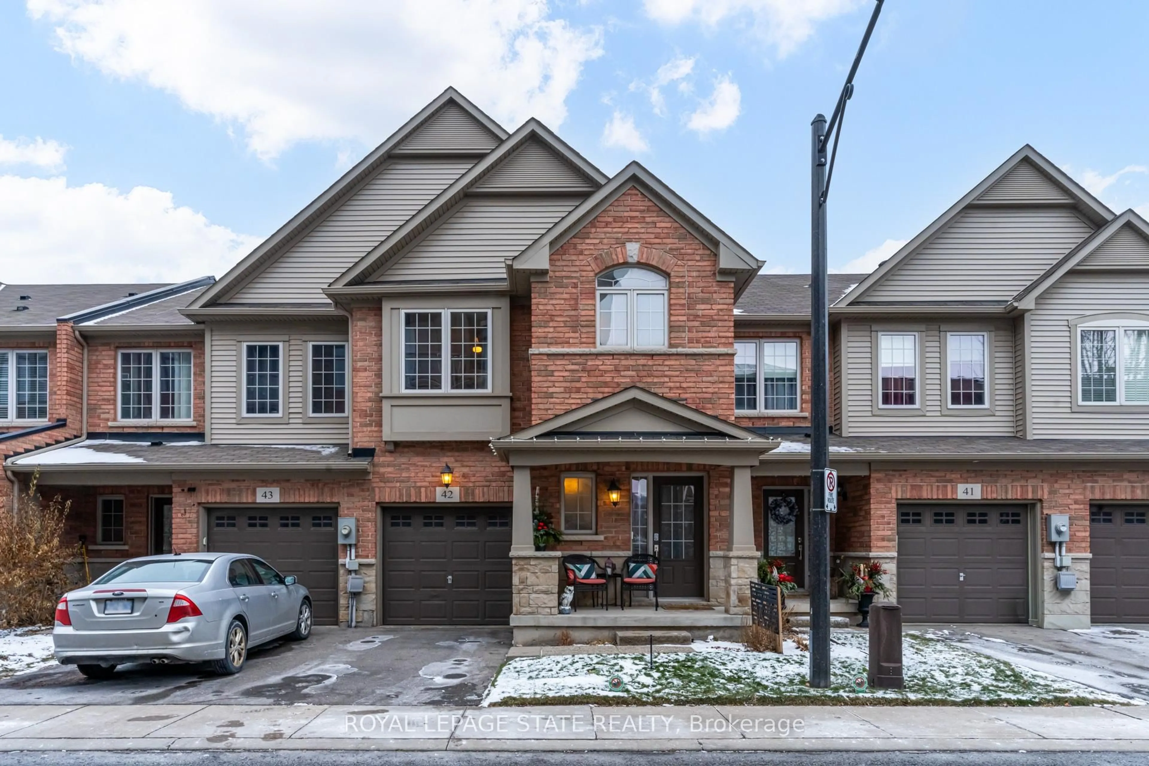 Home with brick exterior material, street for 515 Winston Rd #42, Grimsby Ontario L3M 0C8