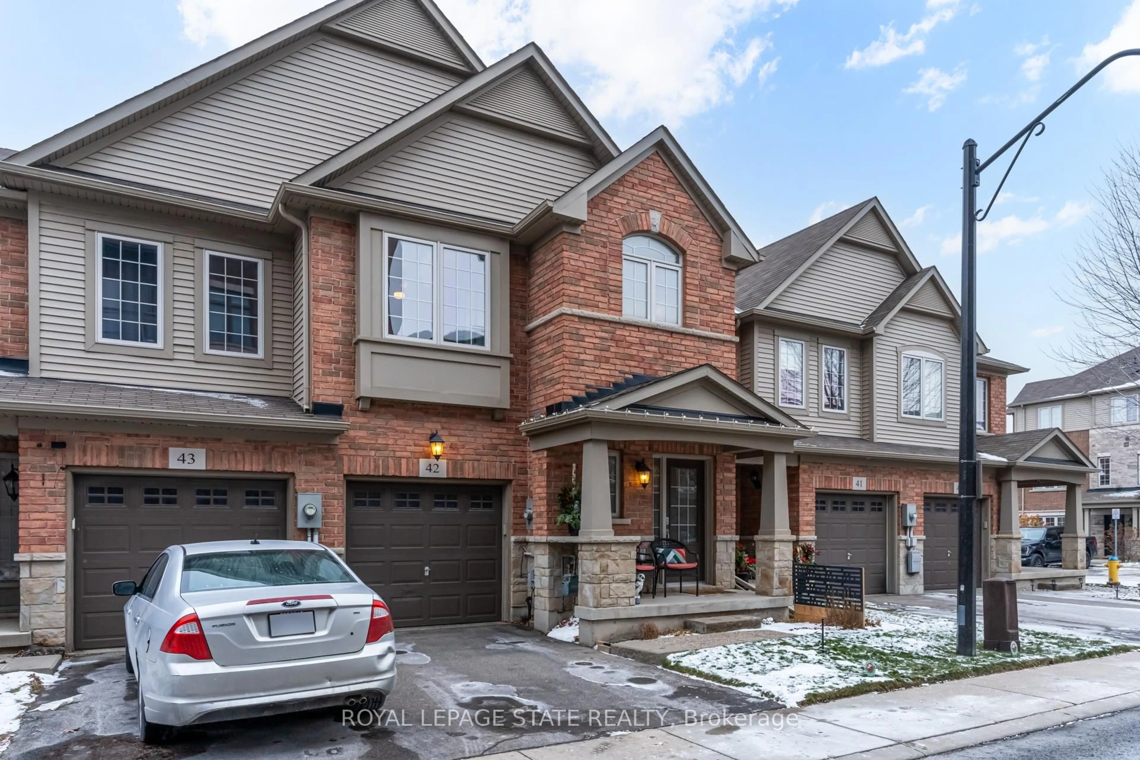 Home with brick exterior material, street for 515 Winston Rd #42, Grimsby Ontario L3M 0C8