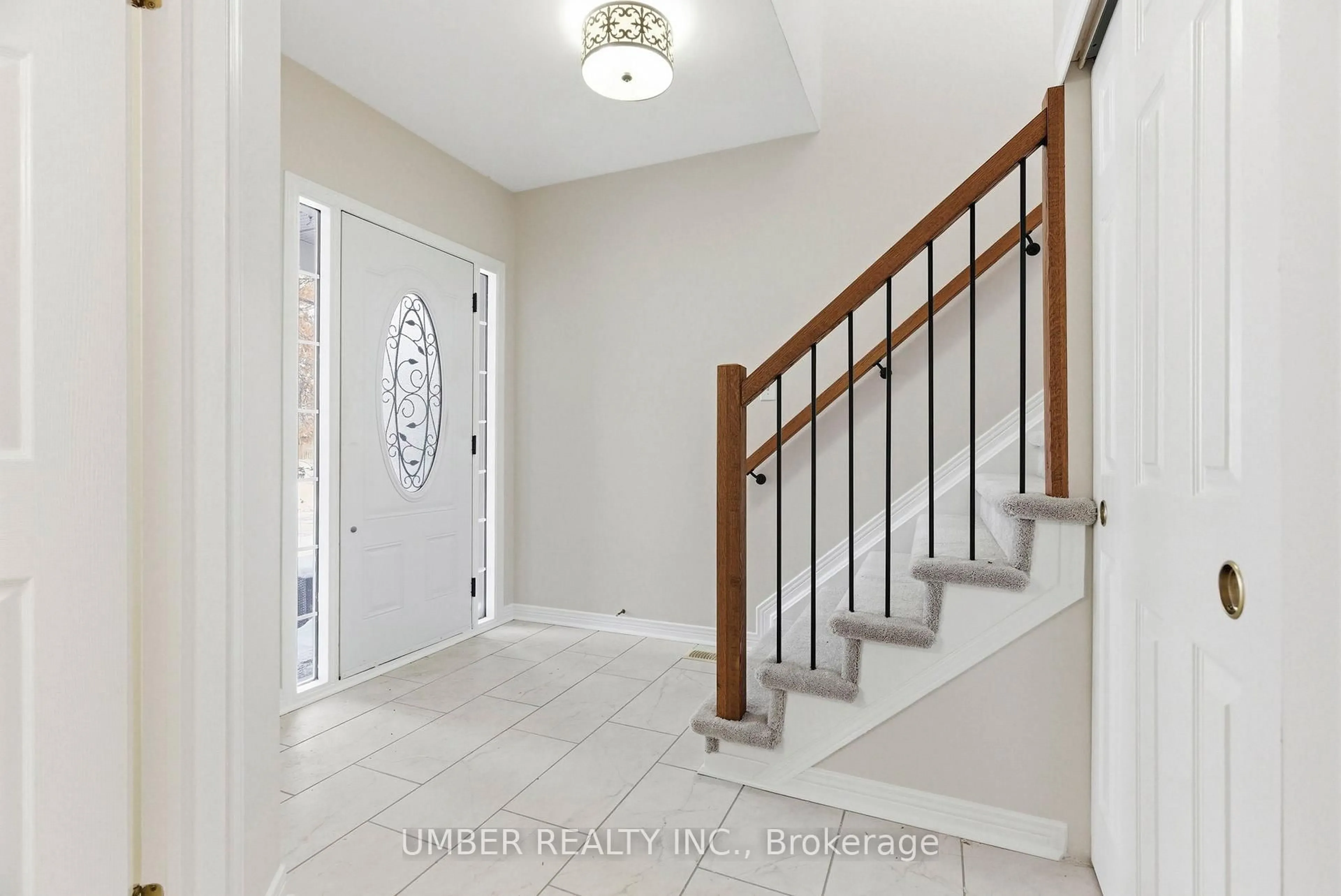 Indoor entryway for 75 Armagh Way, Ottawa Ontario K2J 4C1